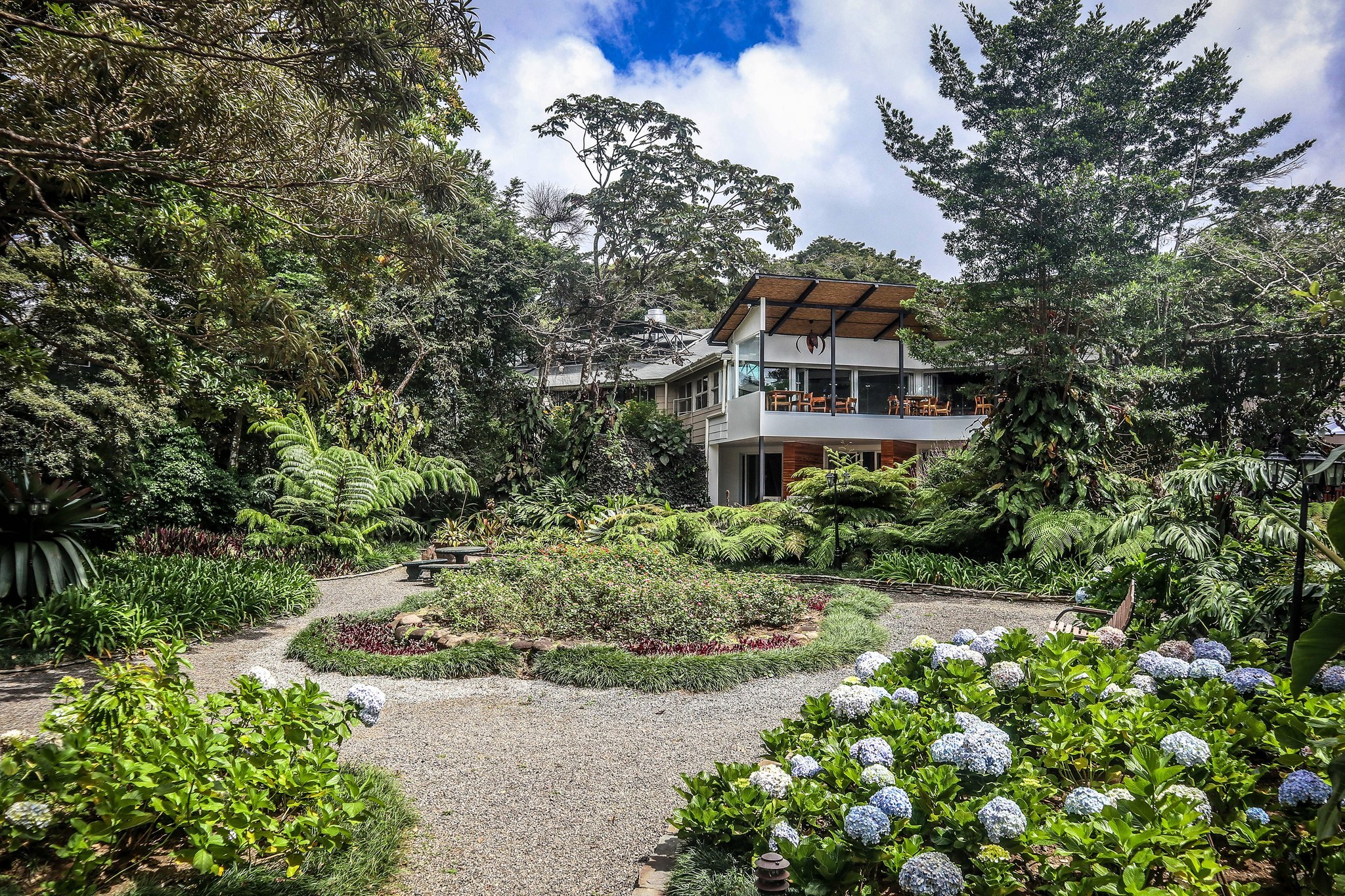 CR-Monteverde Lodge-Gardens.jpg