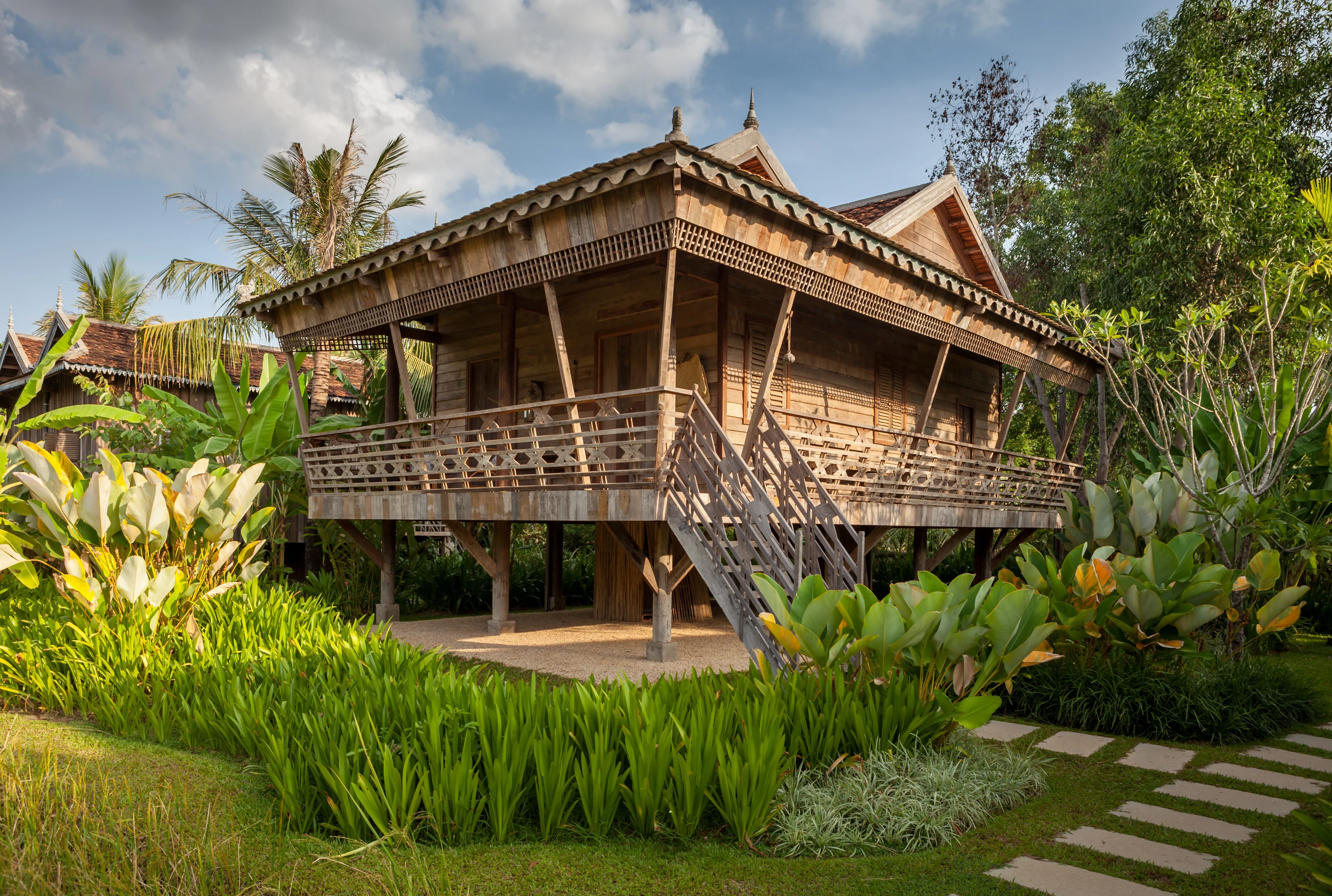 KH - Accommodatie - Sala Lodges - Lodge Exterior & Garden (2).webp