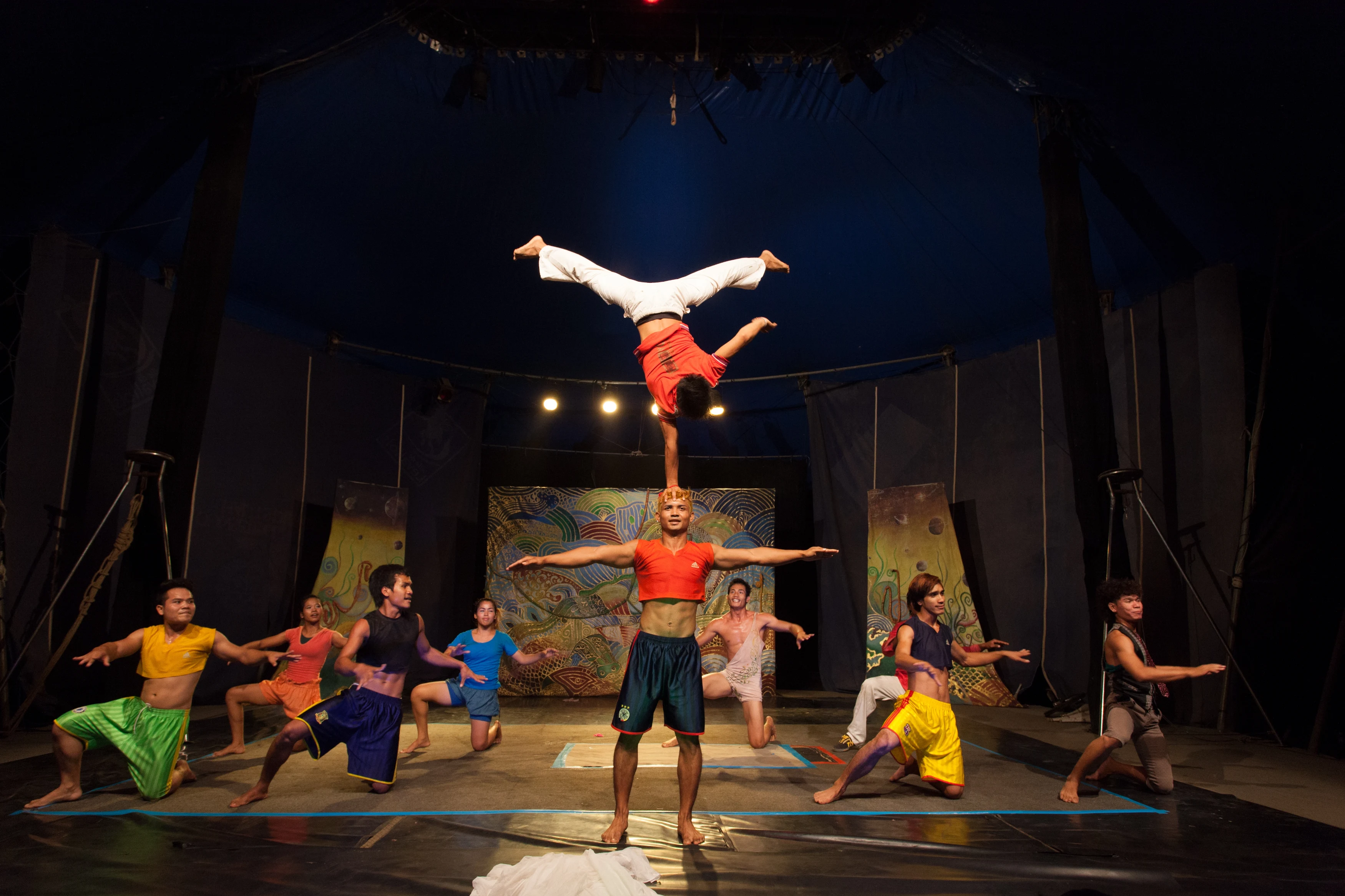 KH - Phare Circus - Acrobatics.webp