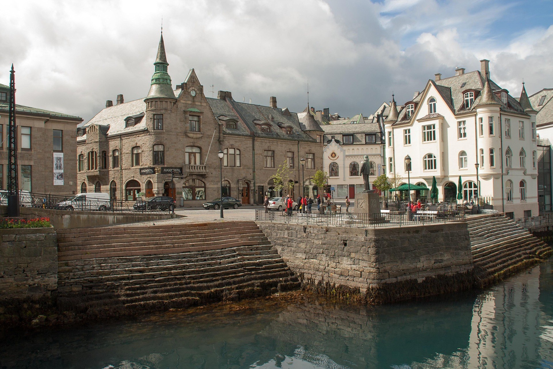 NP-Science Eclipse-Alesund.jpg
