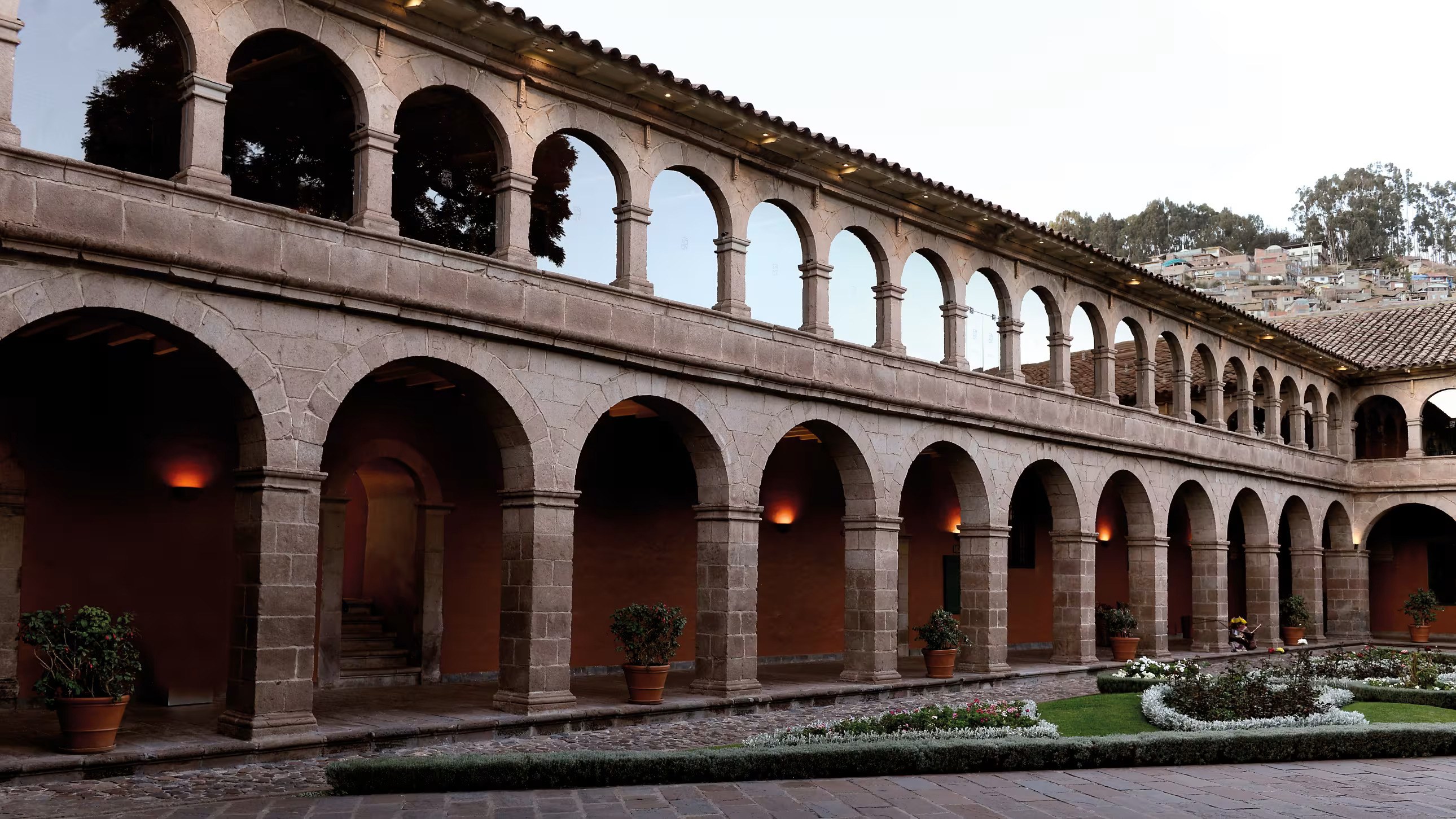 PE - Accommodatie - Belmond Monasterio - Exterior.jpg