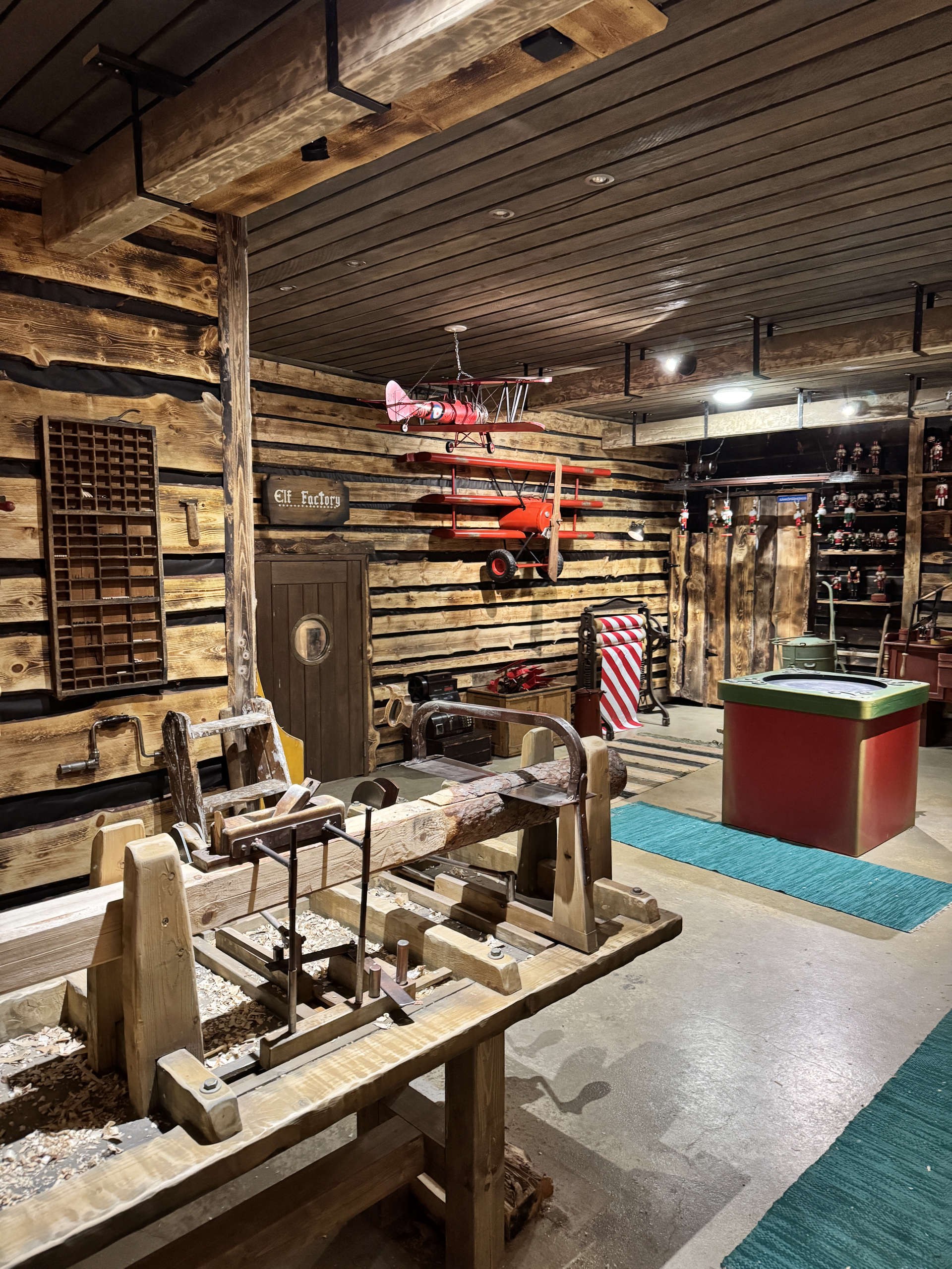 FI-excursie-private-toy-factory-beleven-compressed.jpg