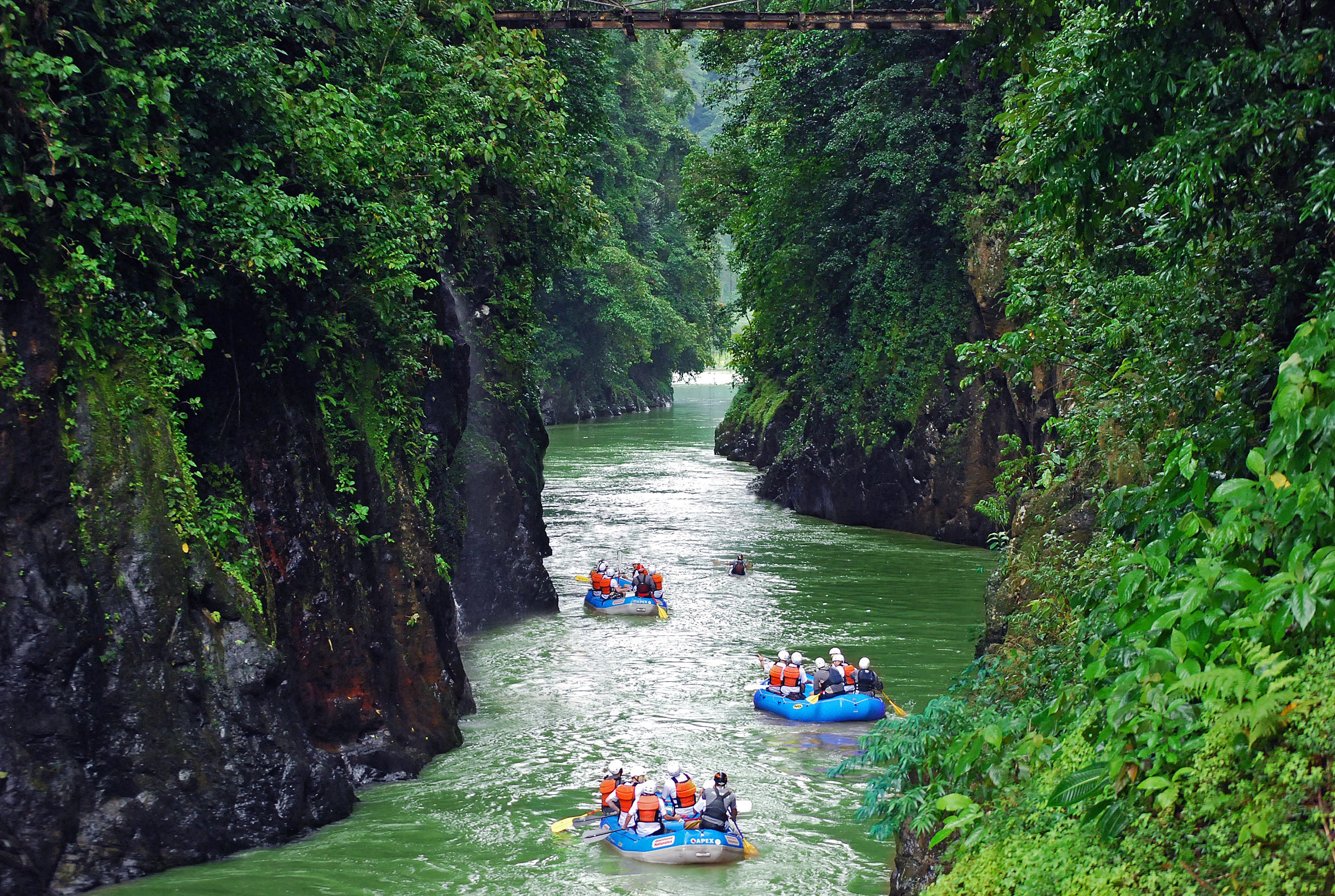 CR_Rafting_Pacuare river_header.jpg