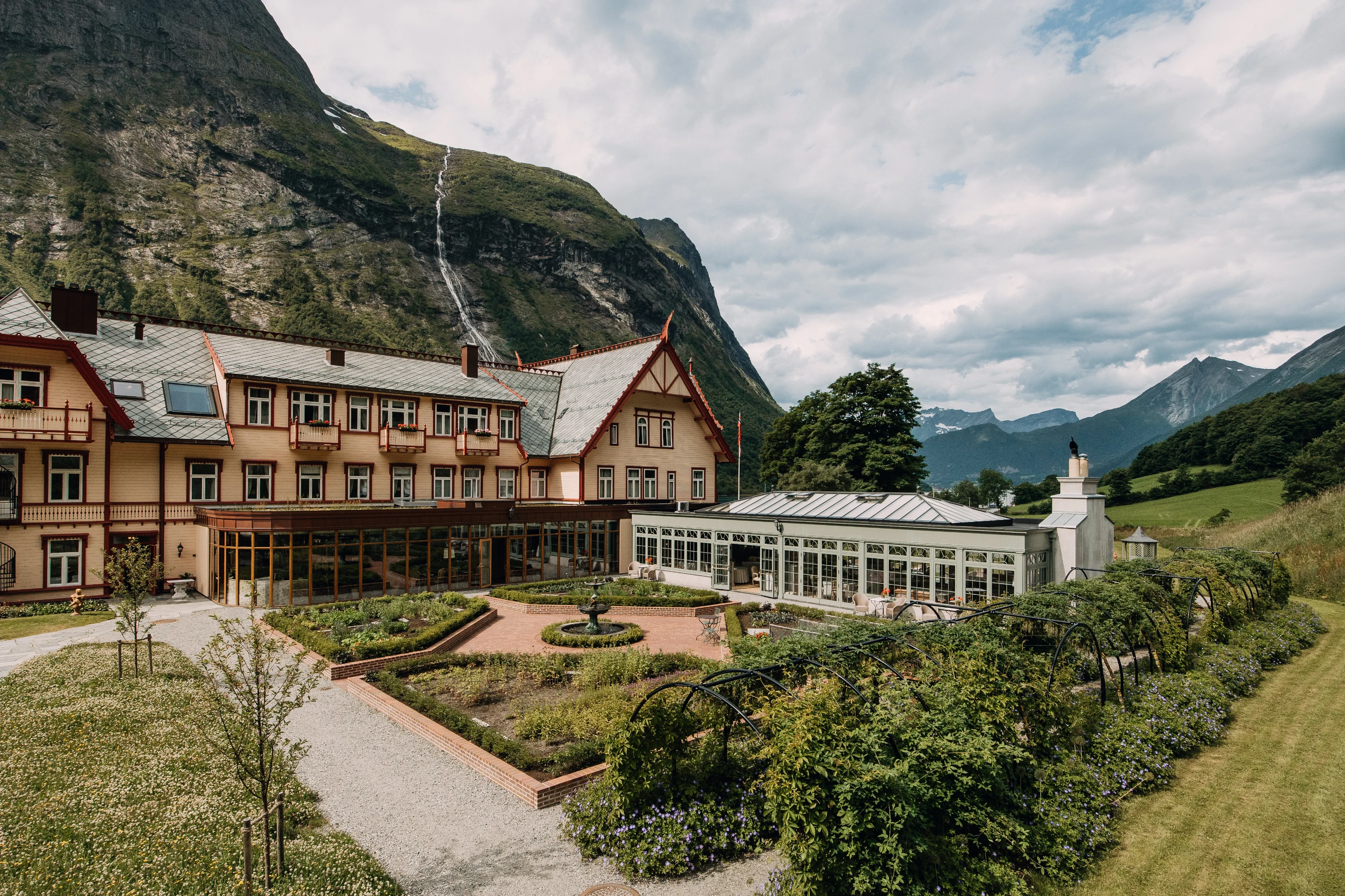 NO-Accommodatie-Hotel union øye-exterior (3).webp