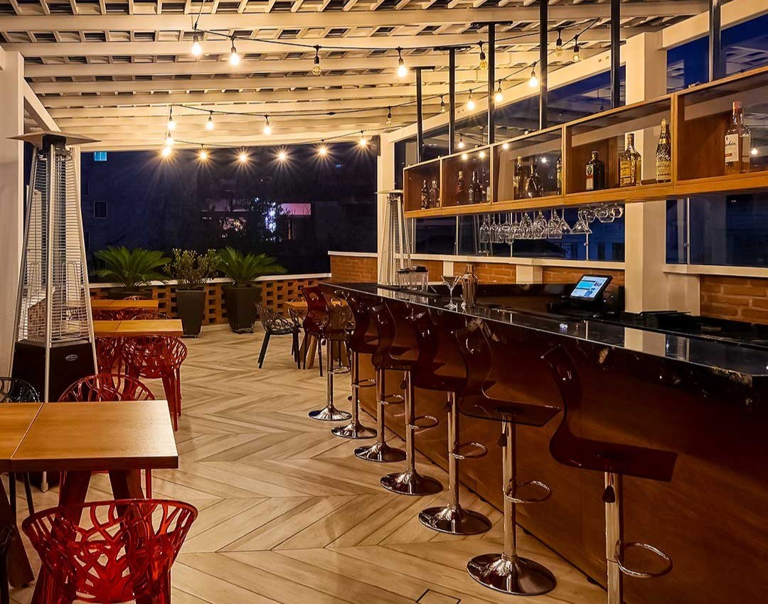 EC - Accommodatie - Hotel Otavalo - Rooftop bar.jpg