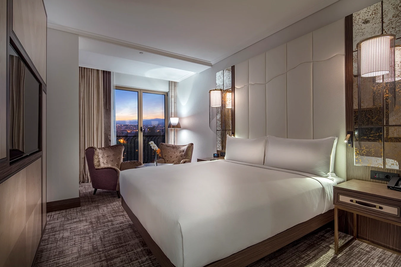 ME- Hilton Podgorica- junior suite.webp