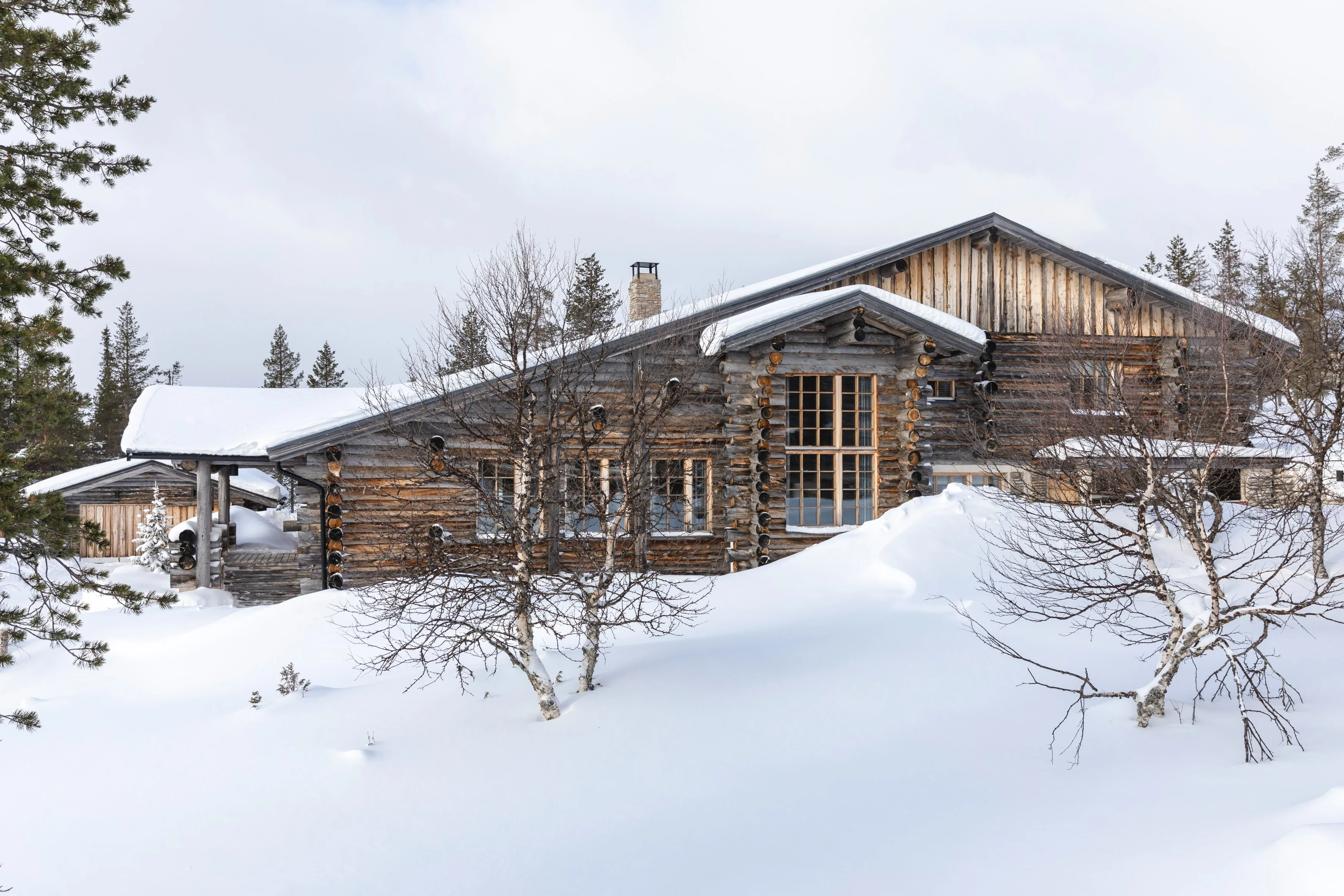 FI-Accommodatie-Skabma-Winter-Outside.webp