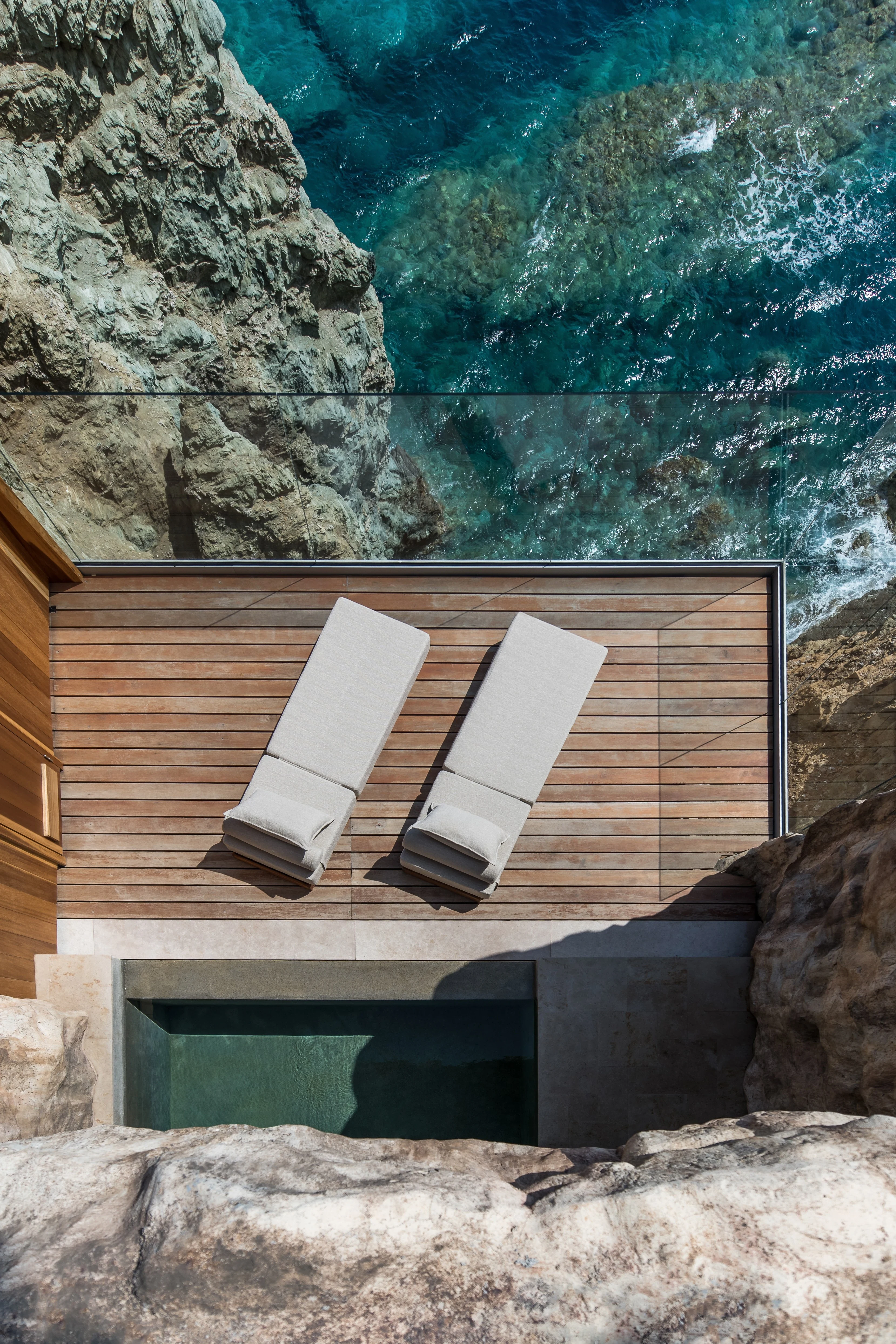 GR_-_Acro_Suites_-_Cave_suite_view_from_above.webp