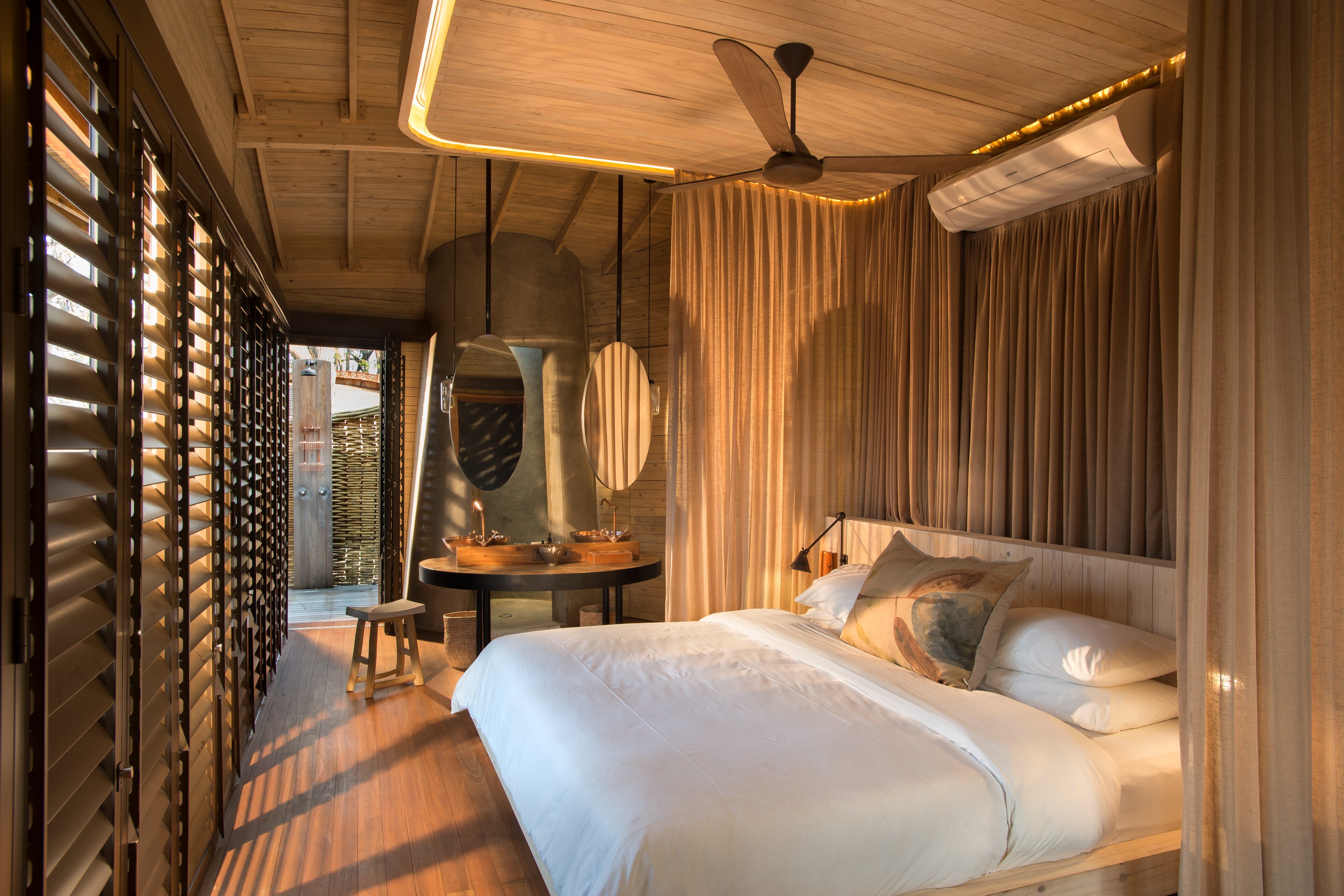 BW-Sandibe Okavango Safari Lodge-Guest-suite-interior.jpg