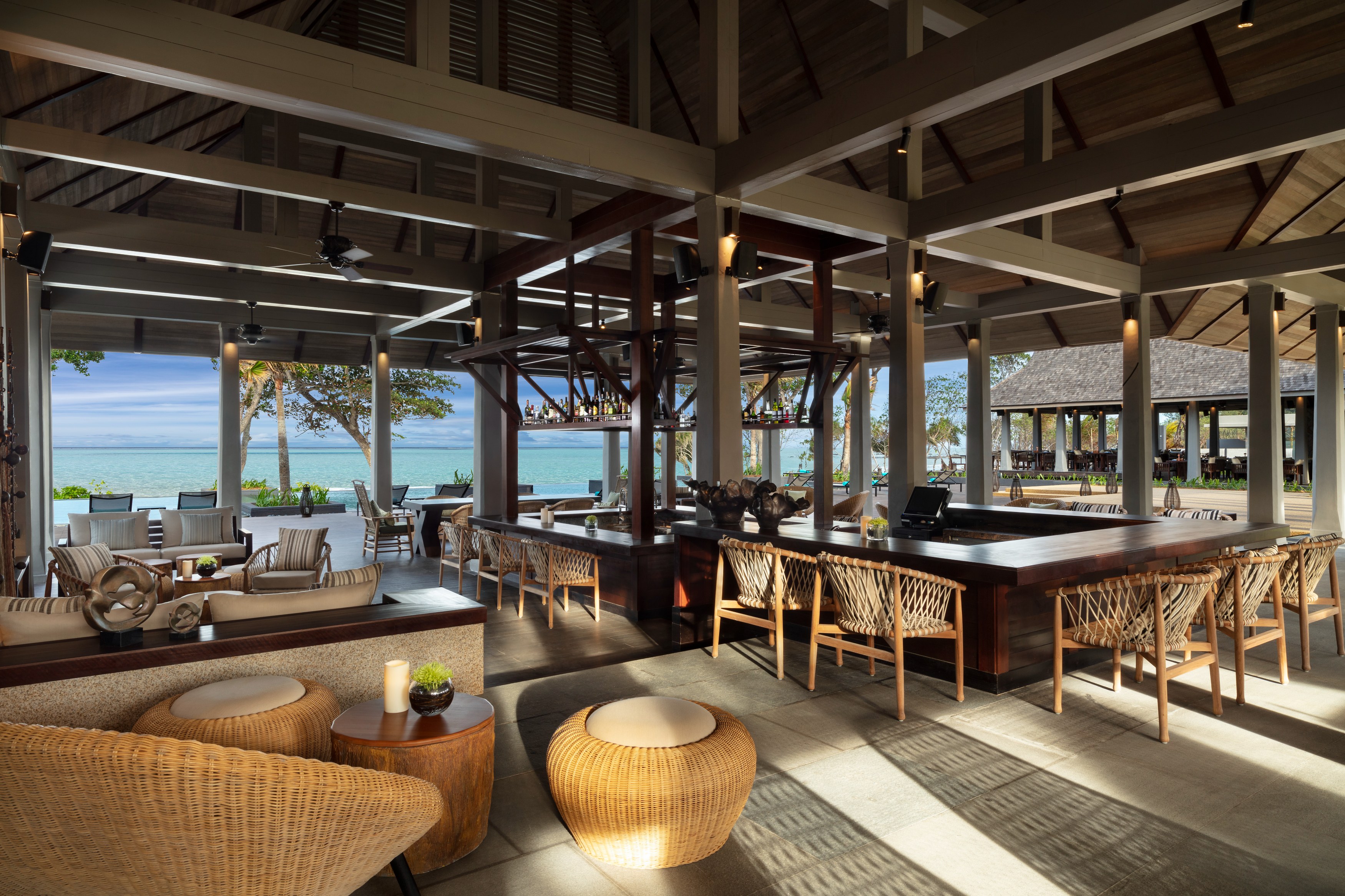 MY - Anantara Desaru Coast - Infinity Bar.jpg