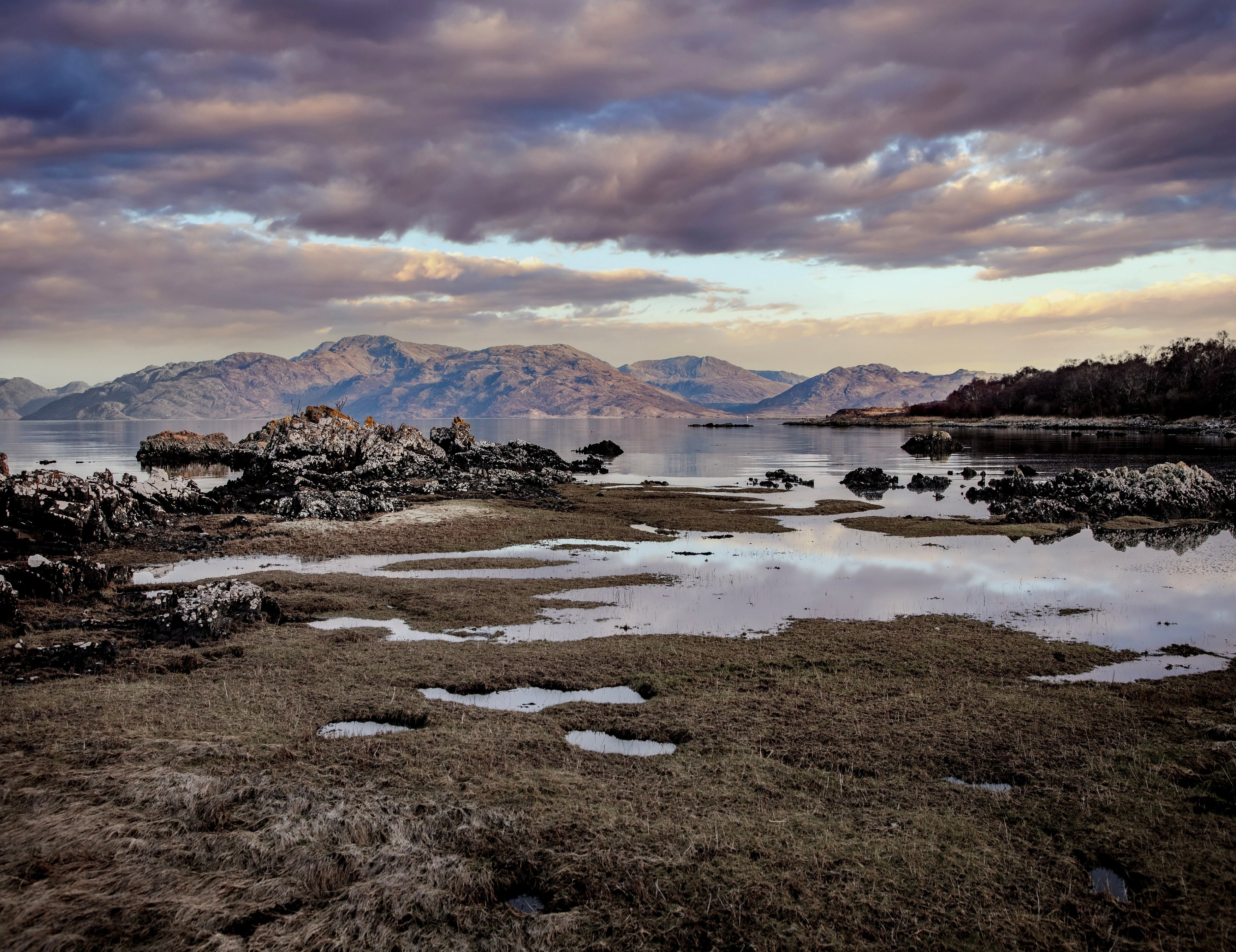 GB - accommodatie Kinloch Lodge Beach towards mainland.jpg