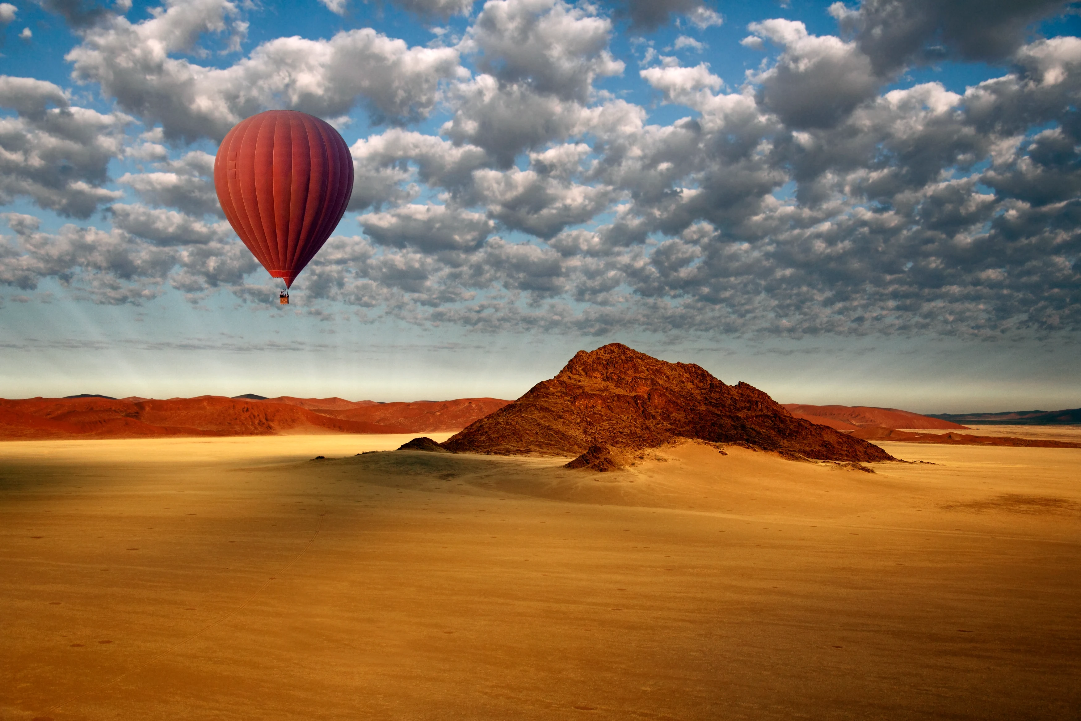 NA - Namib - NA - iStock - Balloon Safari (3).webp