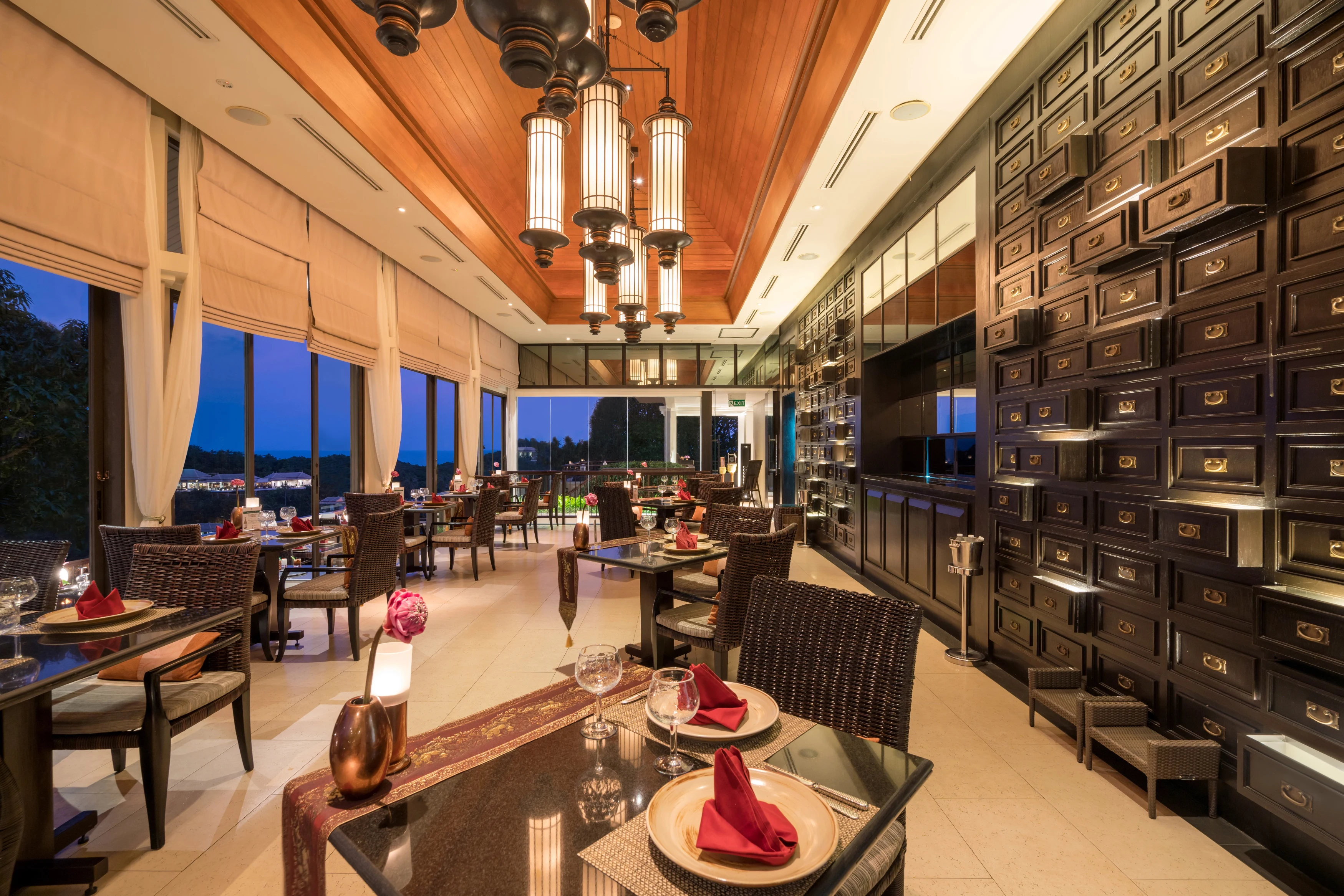 TH - banyan Tree Samui - dining saffron (1).webp