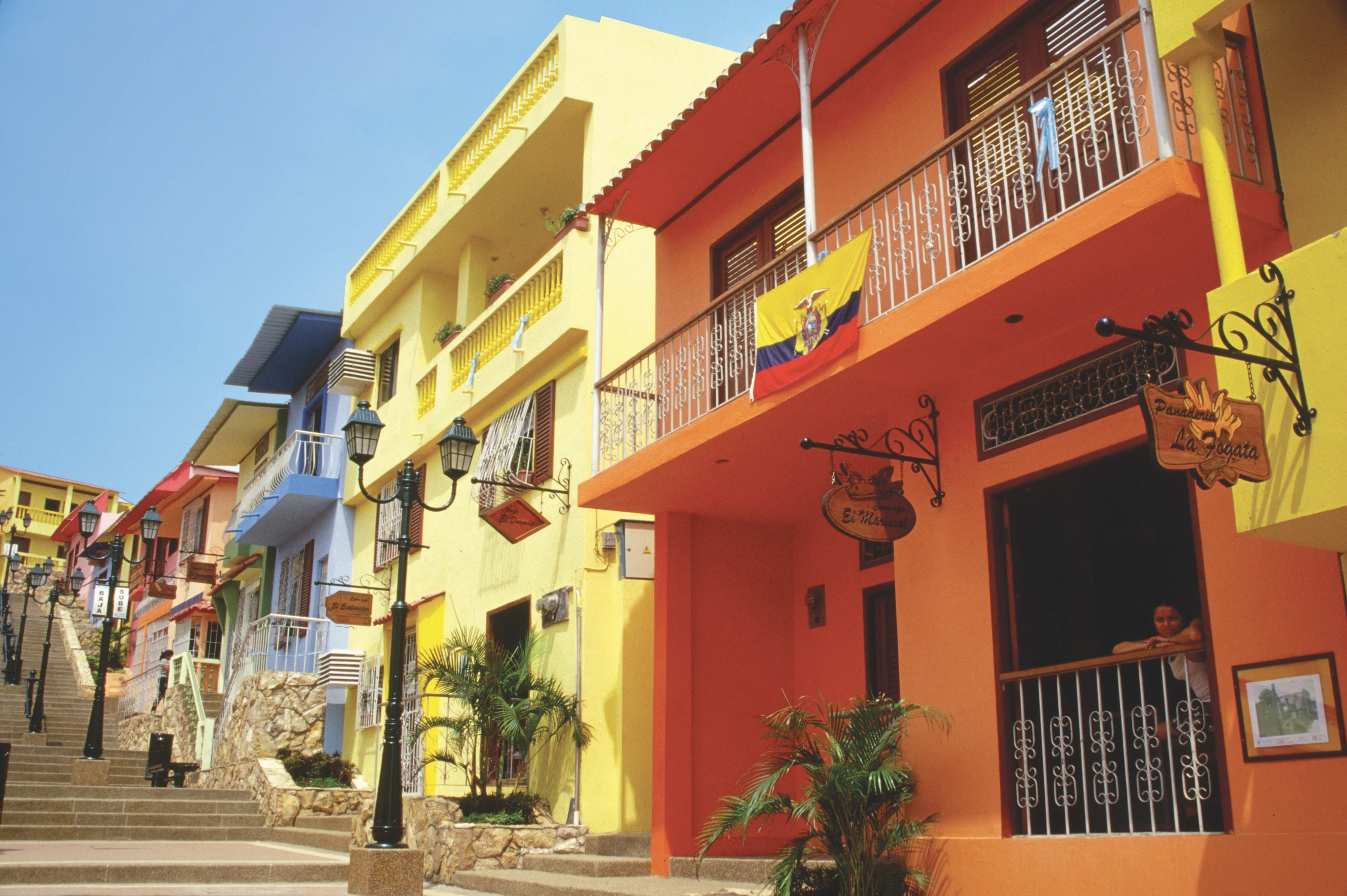 EC - Guayaquil colorfull Las Penas Neighbourhood (1).webp