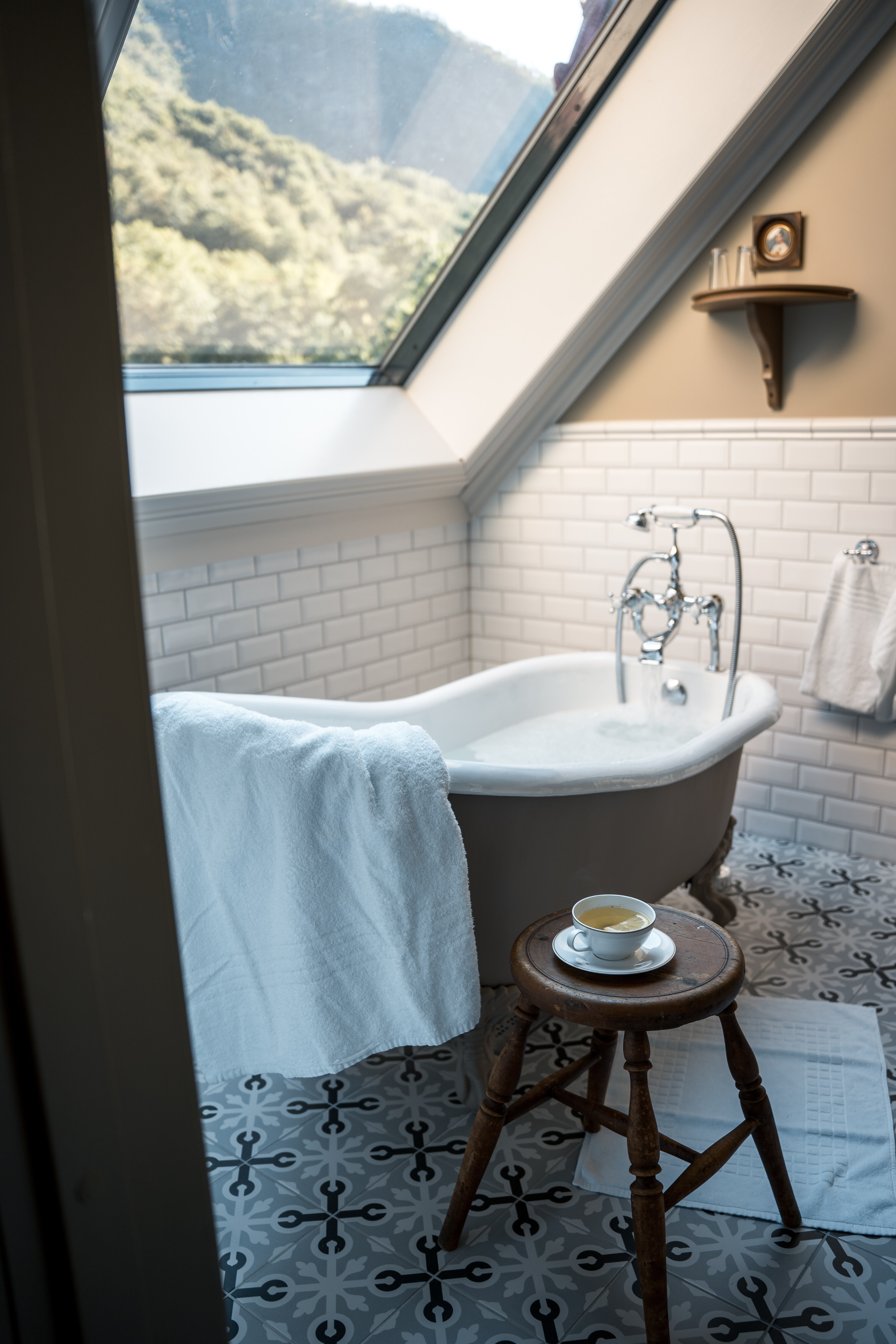 NO - Hotel Union Øye - Bath.jpg