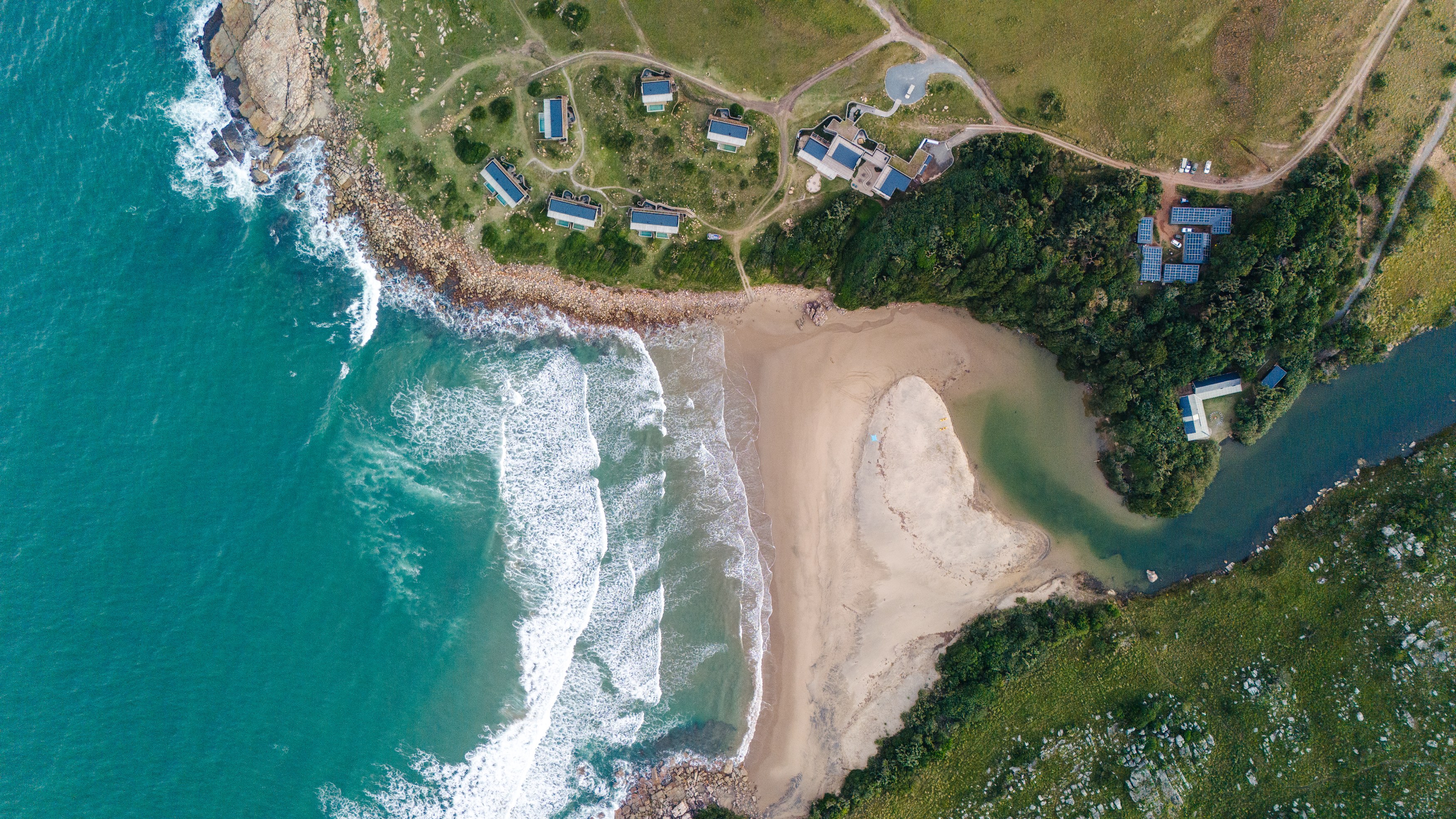 ZA-Gwe-Gwe-Lodge-Tom-Frew-L4-Aerial 16.jpg