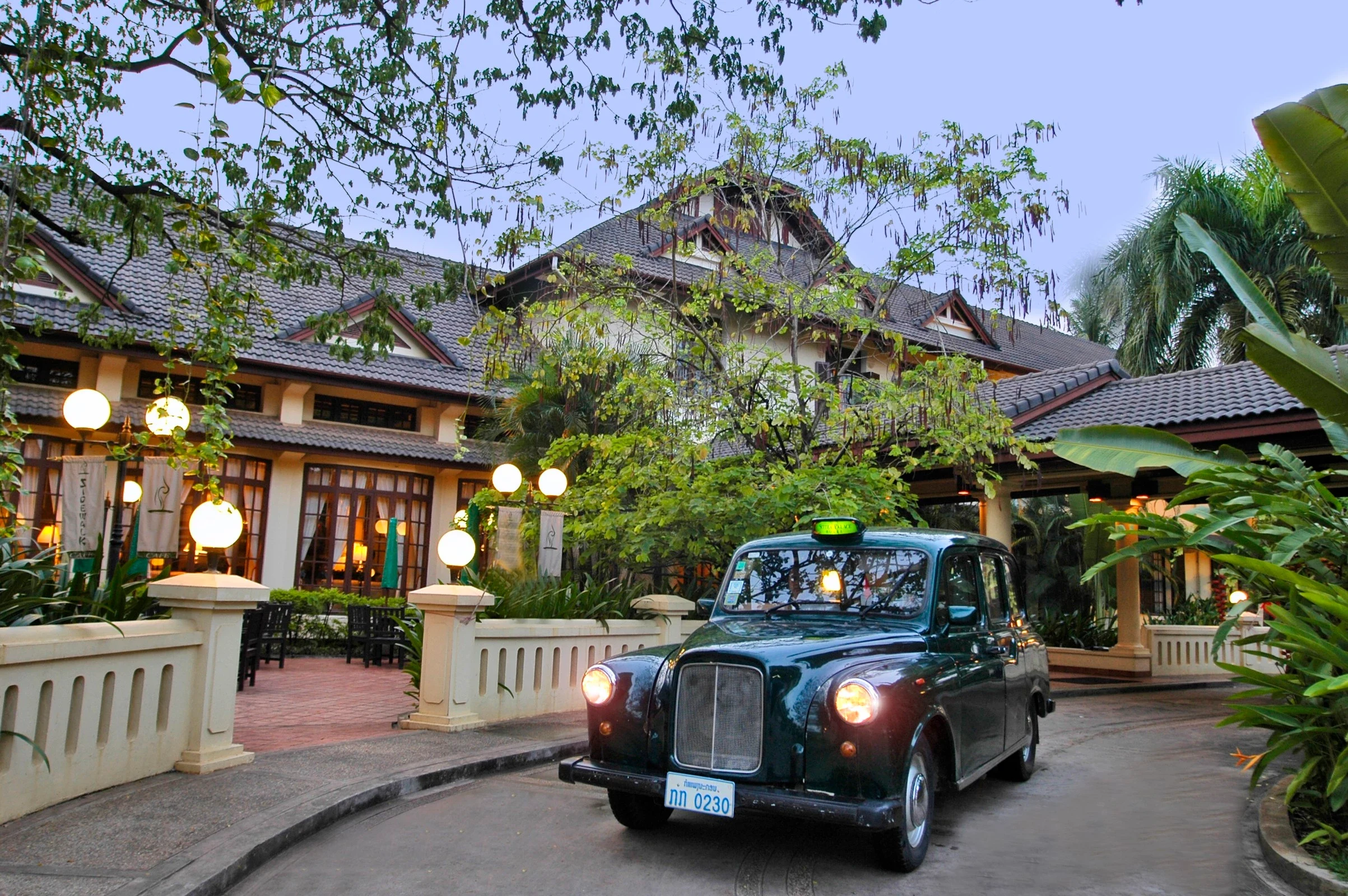 LA - Settha Palace - Hotel London Taxi.webp