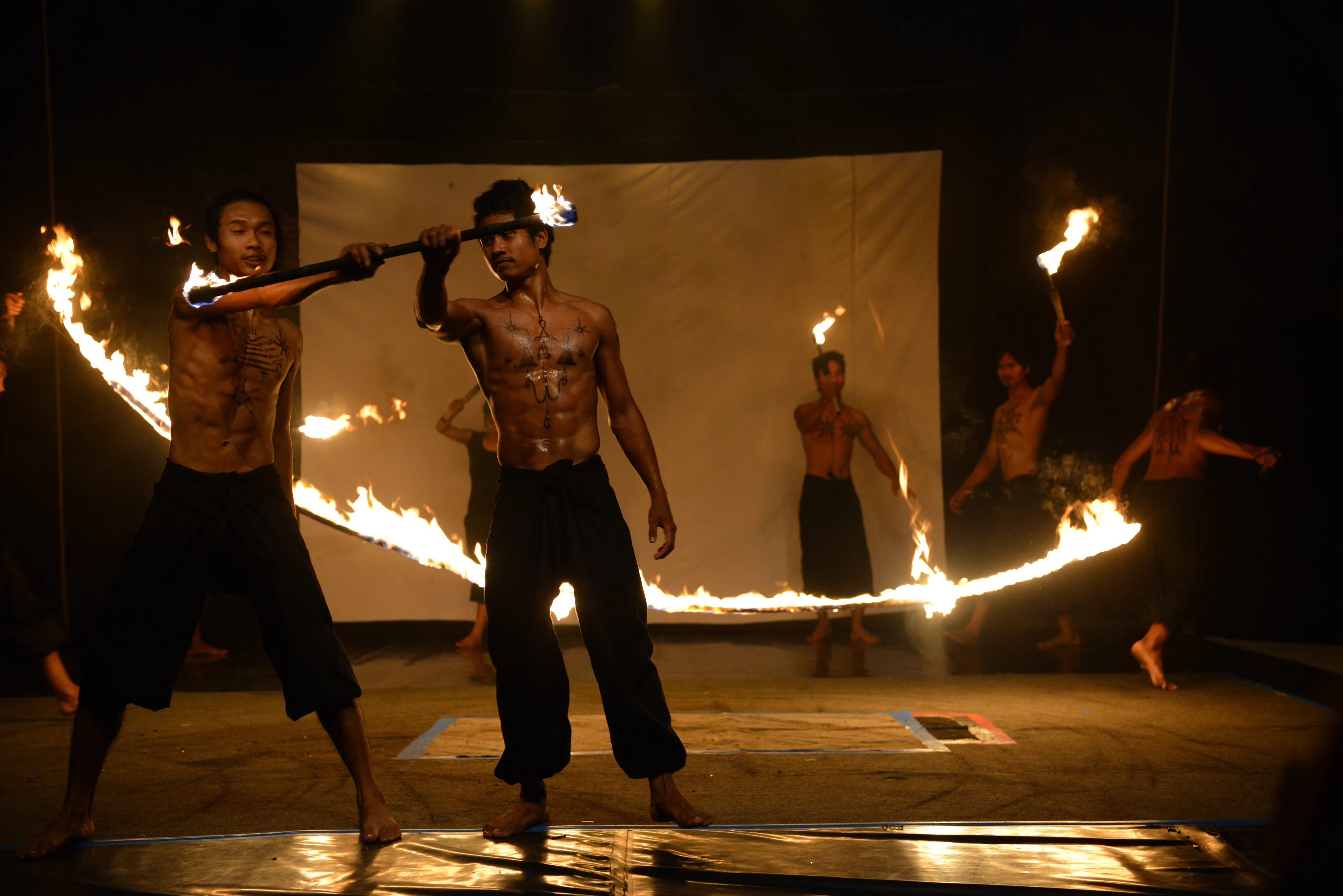 KH - Phare Circus - Juggling with fire.webp