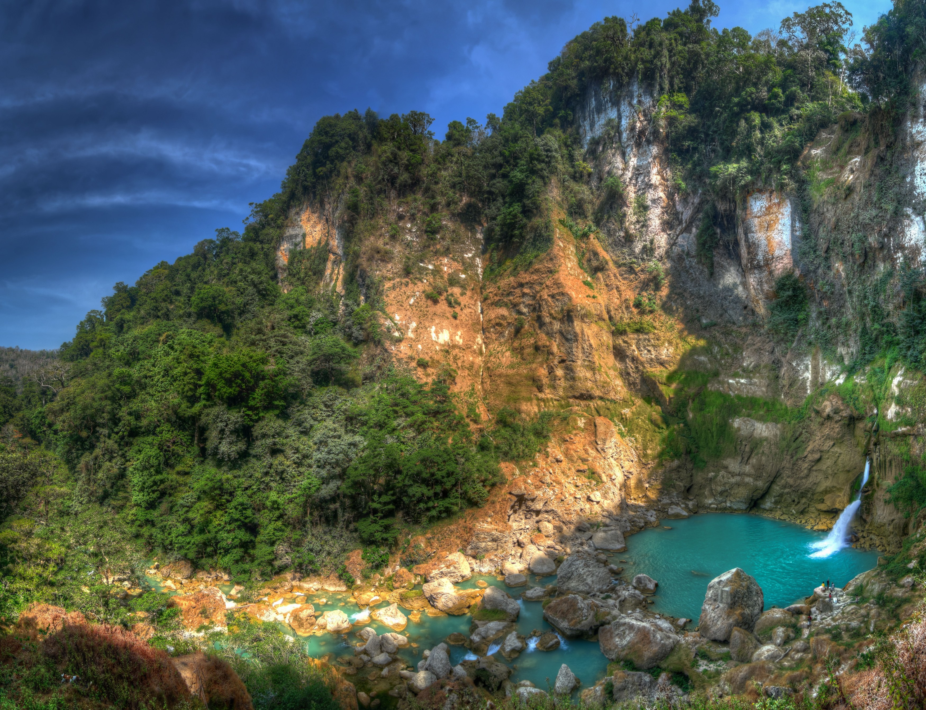 Nihi-Sumba-Waterval-BlueWaterfall (1) (1).jpg