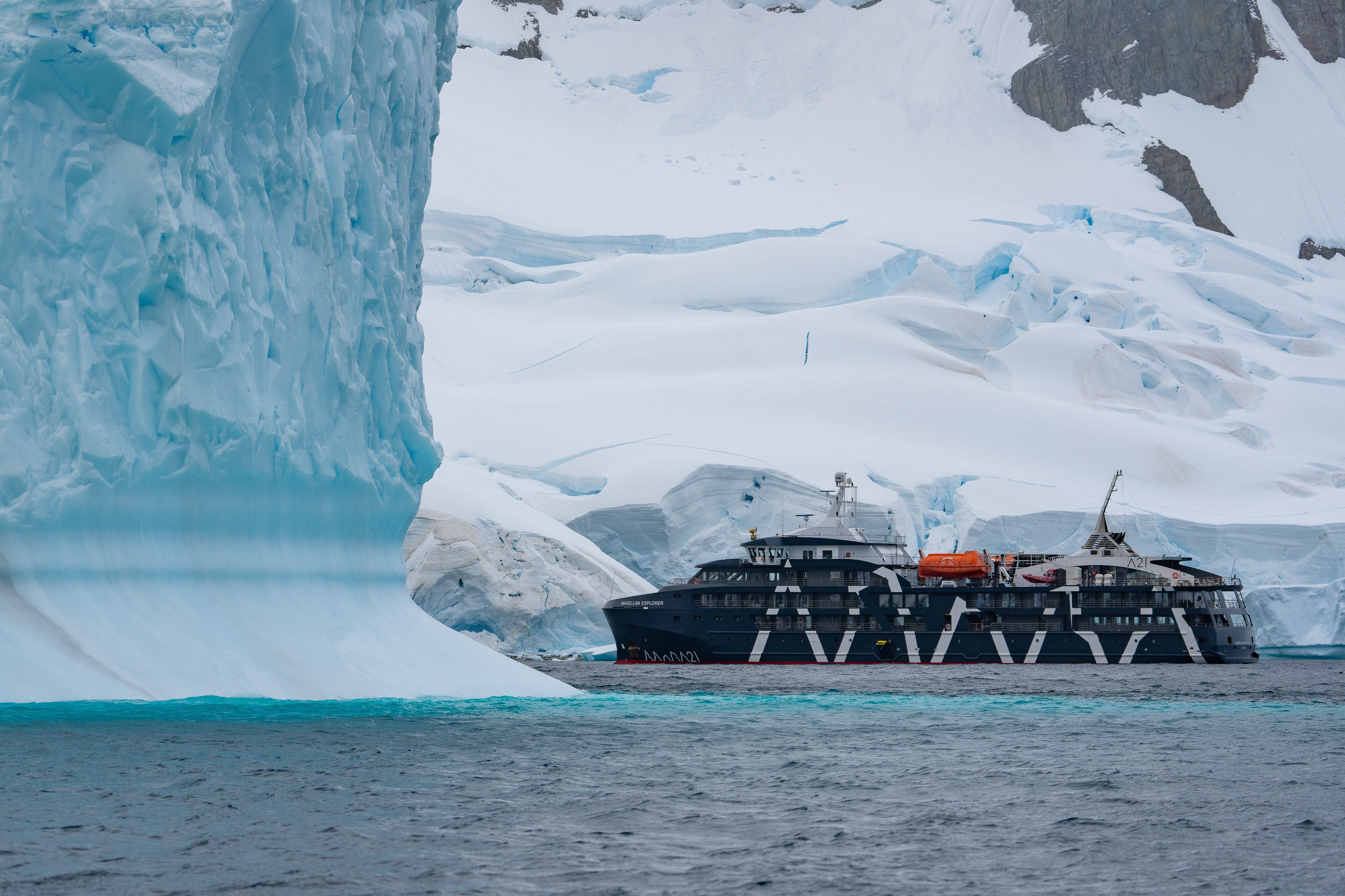 ZP-AQ-Antarctica21-Magelan Discoverer-ship.jpg
