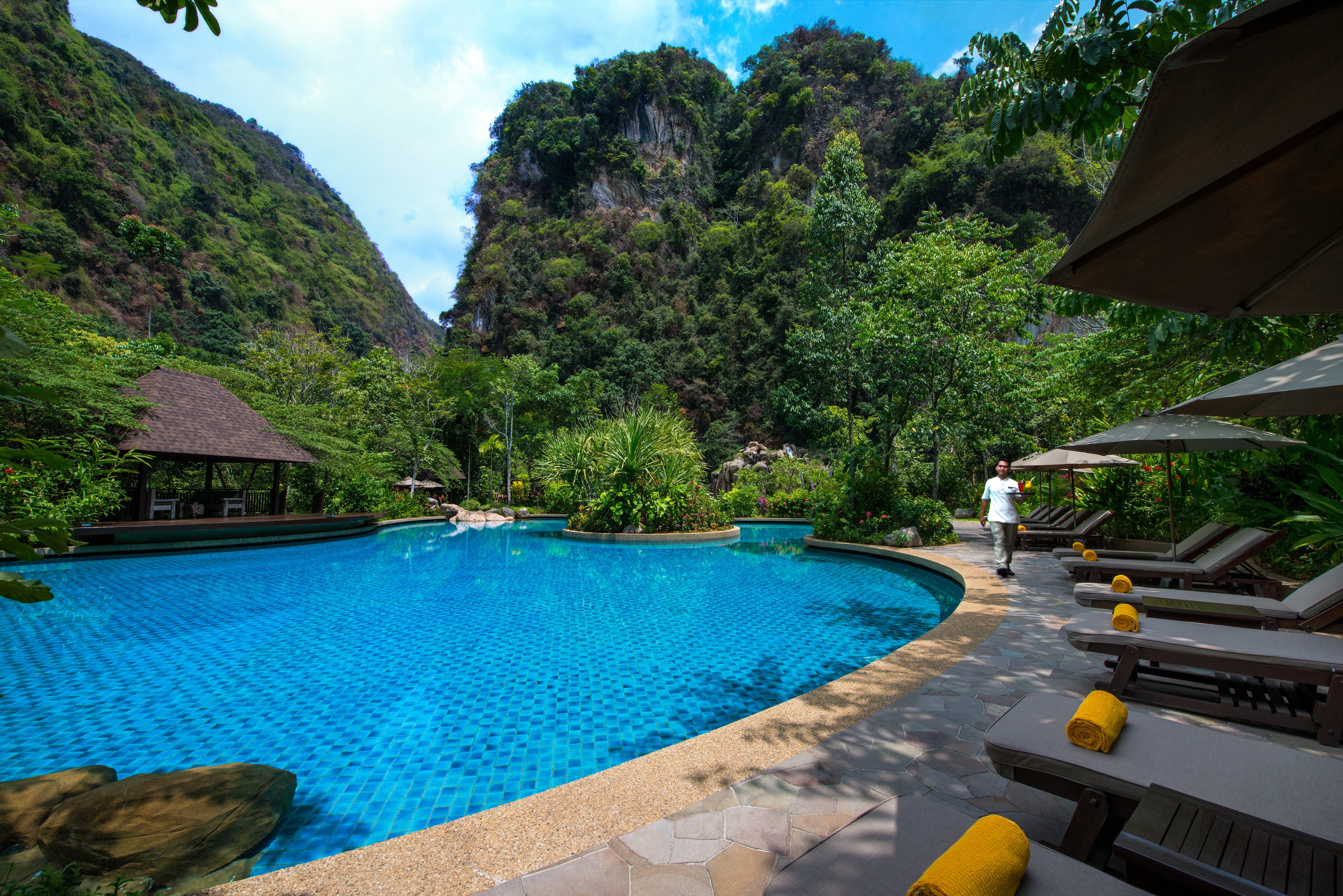MY - Banjaran Hotsprings - Pool.JPG