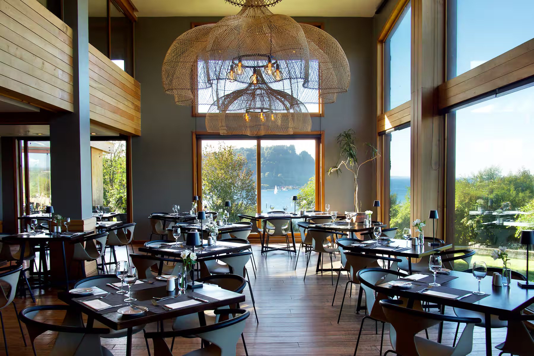 CL - Accommodatie - Hotel Wyndham Puerto Varas Pettra Hotel - Restaurant2.jpg