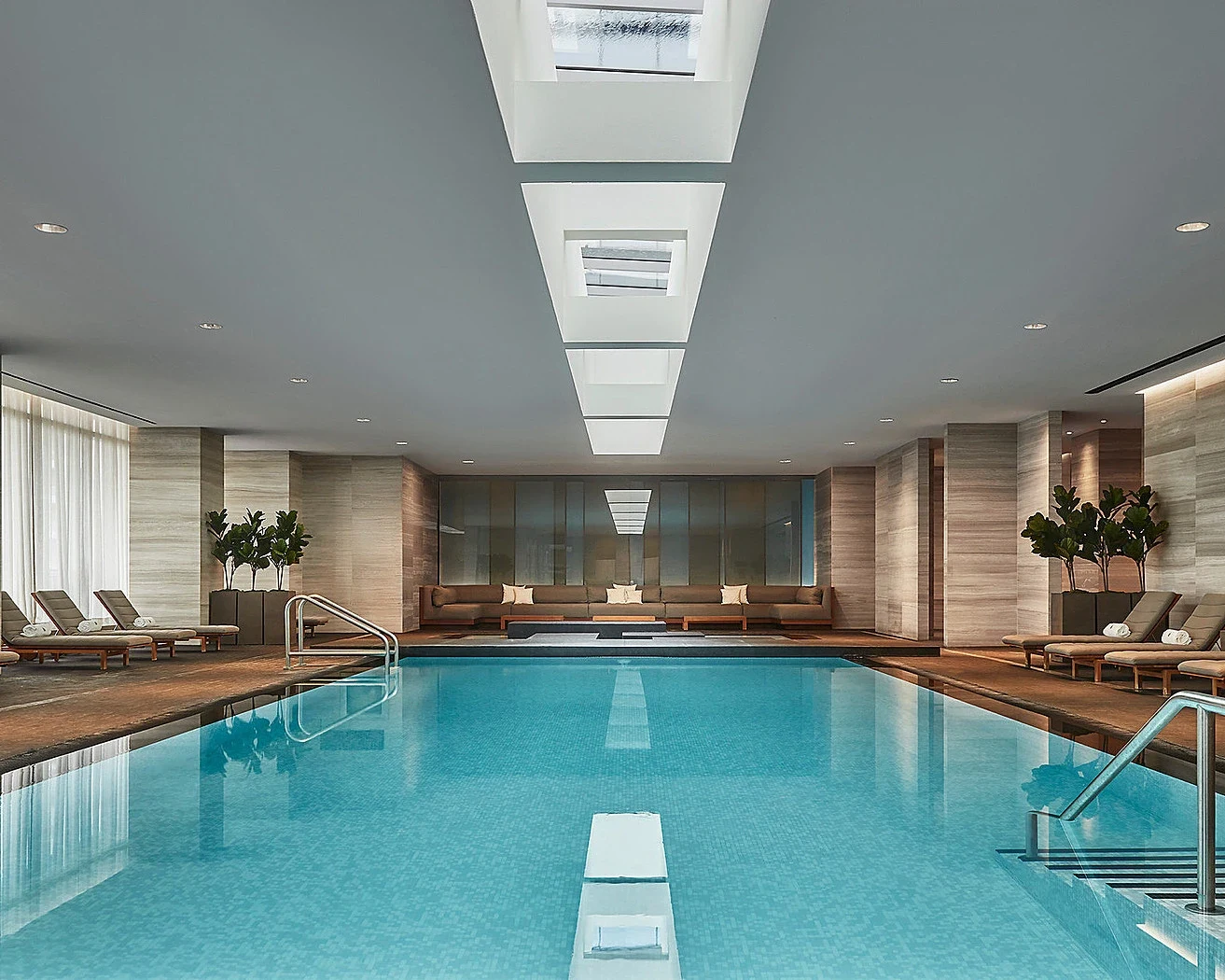 CA - Four Seasons Toronto - Pool.webp