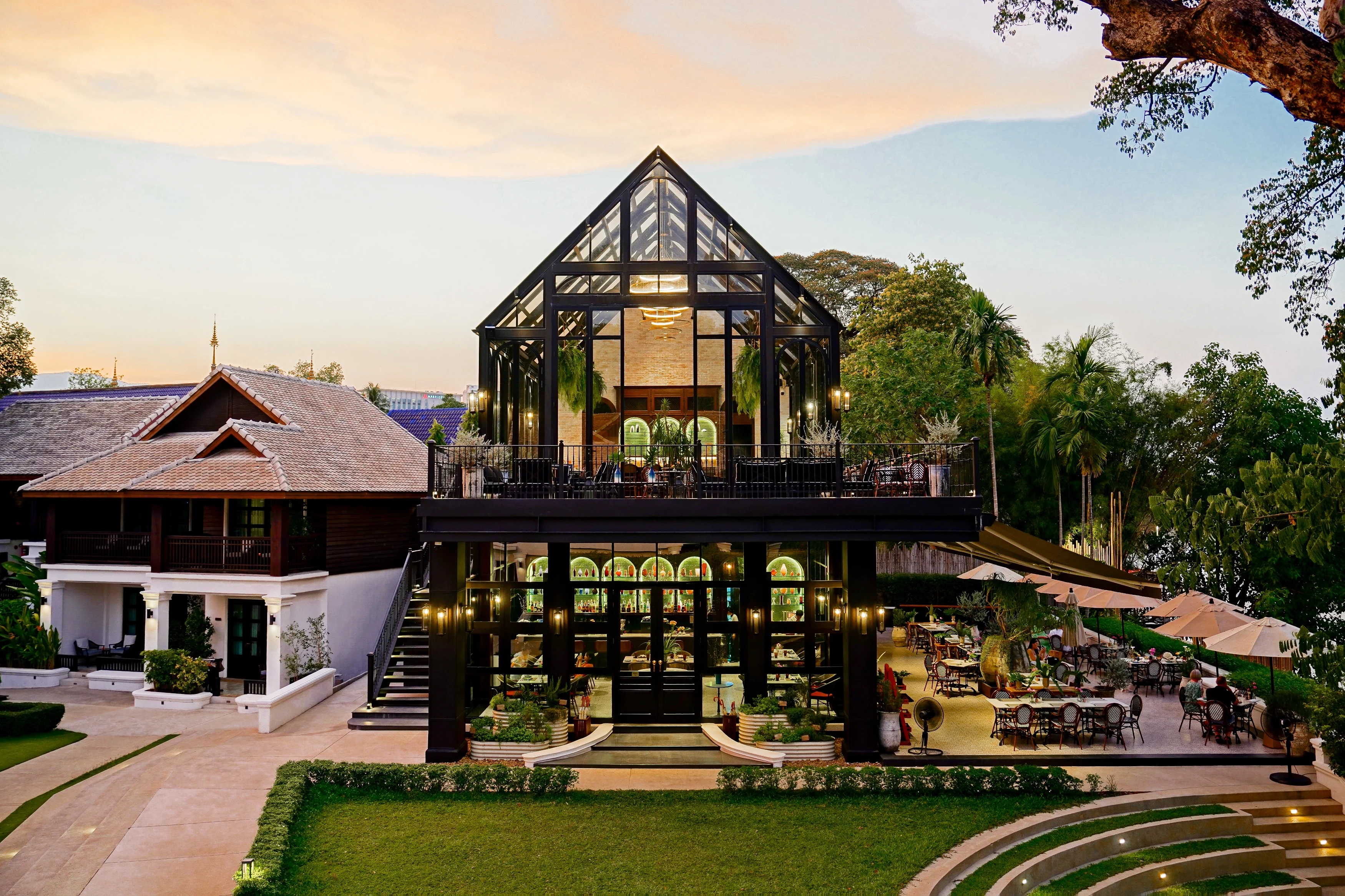 Na Nirand - The Riverfront Restaurant.webp