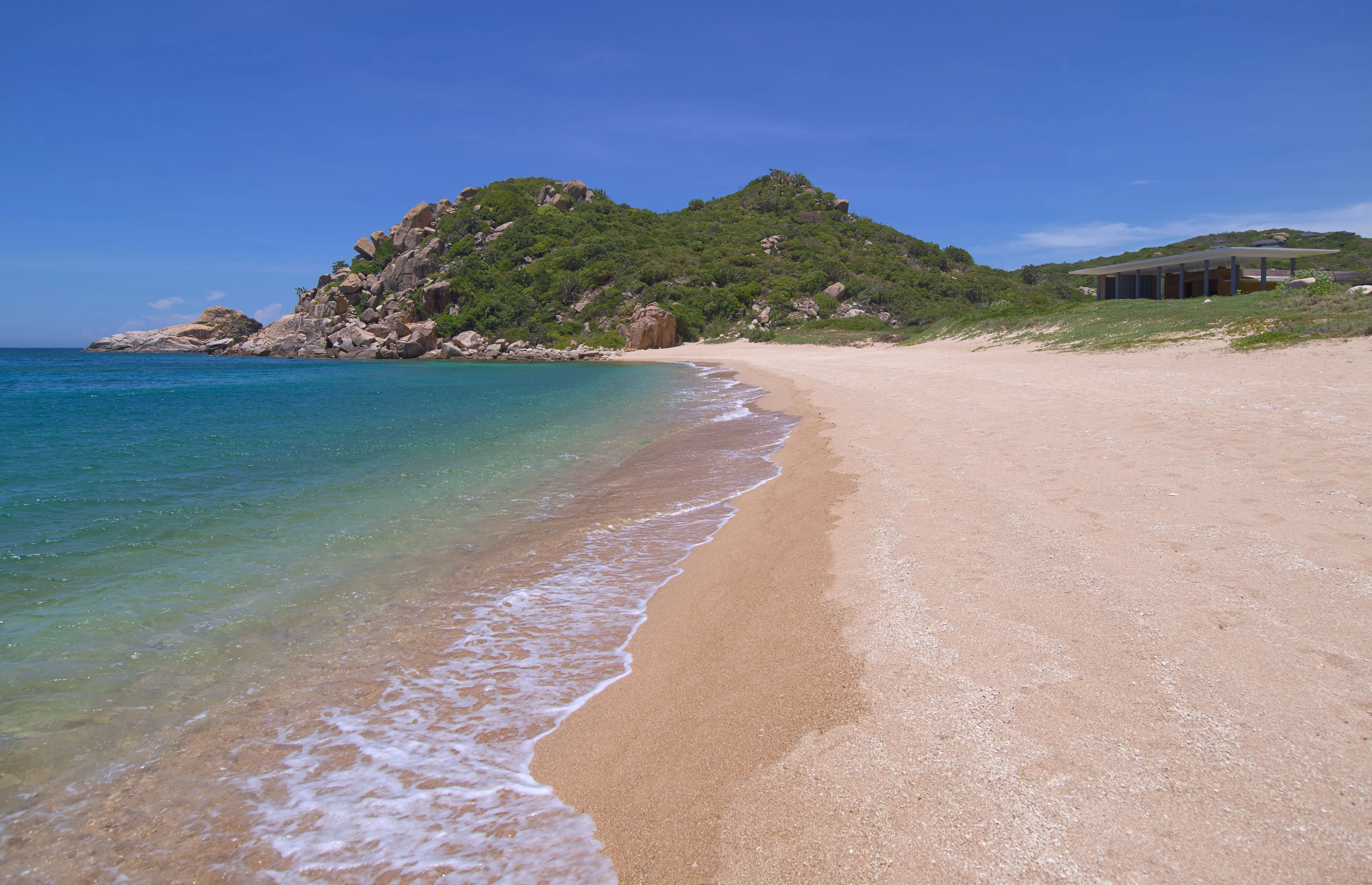 VN - Amanoi - Beach.webp