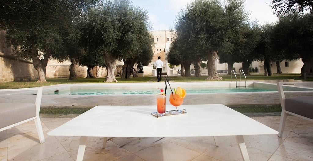 IT-Accommodatie-La-Fiermontina-Urban-Resort-zwembad.jpg