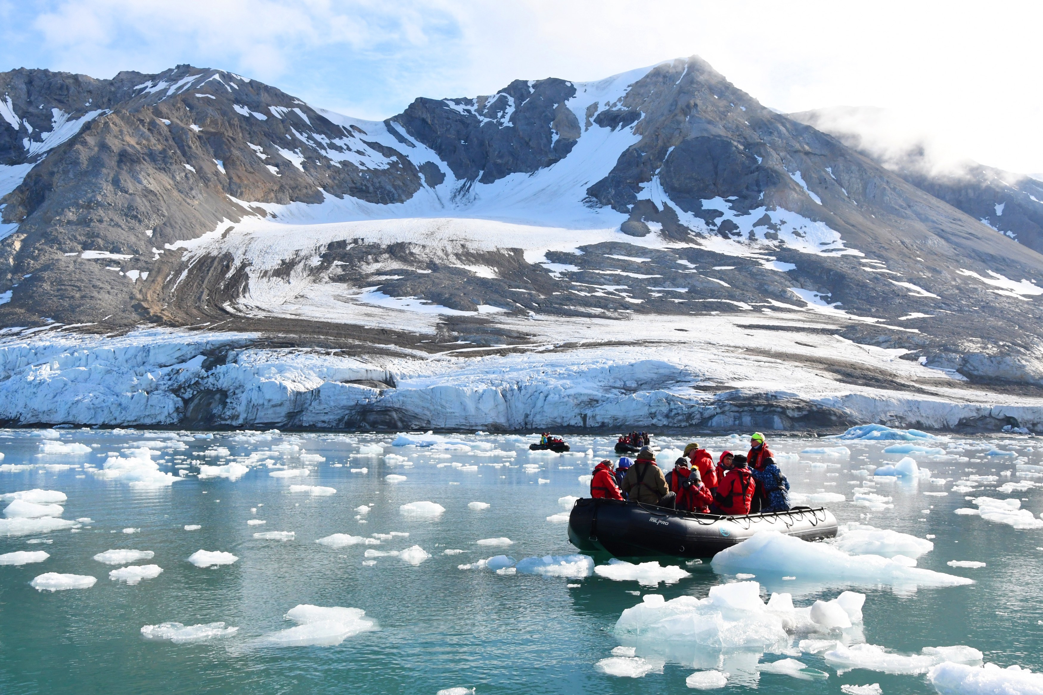 Hornsund, zodiac cruise © Geert Kroes - Oceanwide Expeditions.jpg_Geert Kroes.jpeg