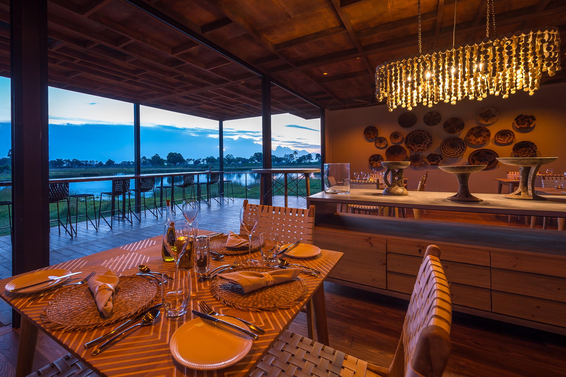 BW-Qorokwe-dining area.jpg