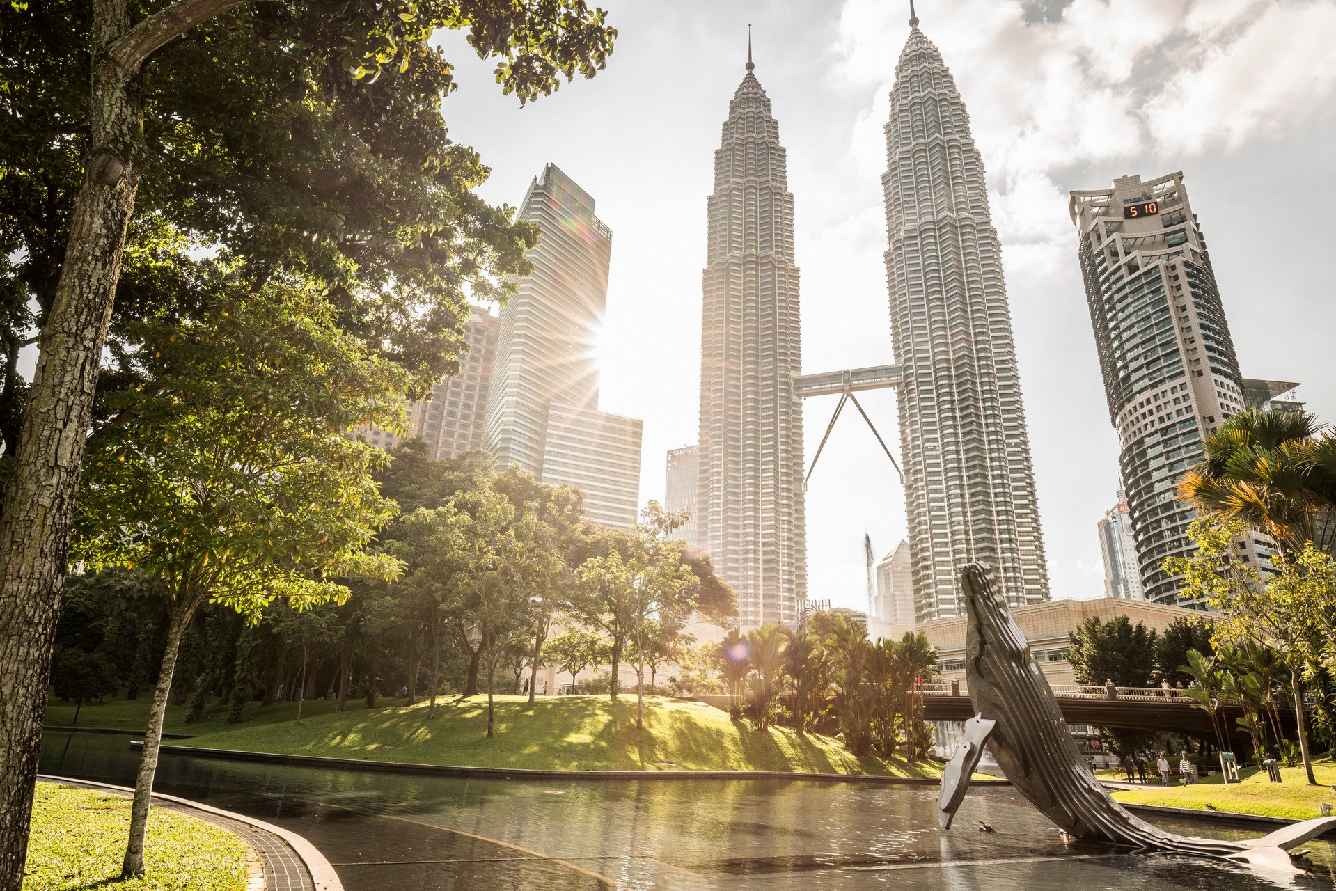 MY - Four Seasons Kuala Lumpur - Petronas Towers3.jpg