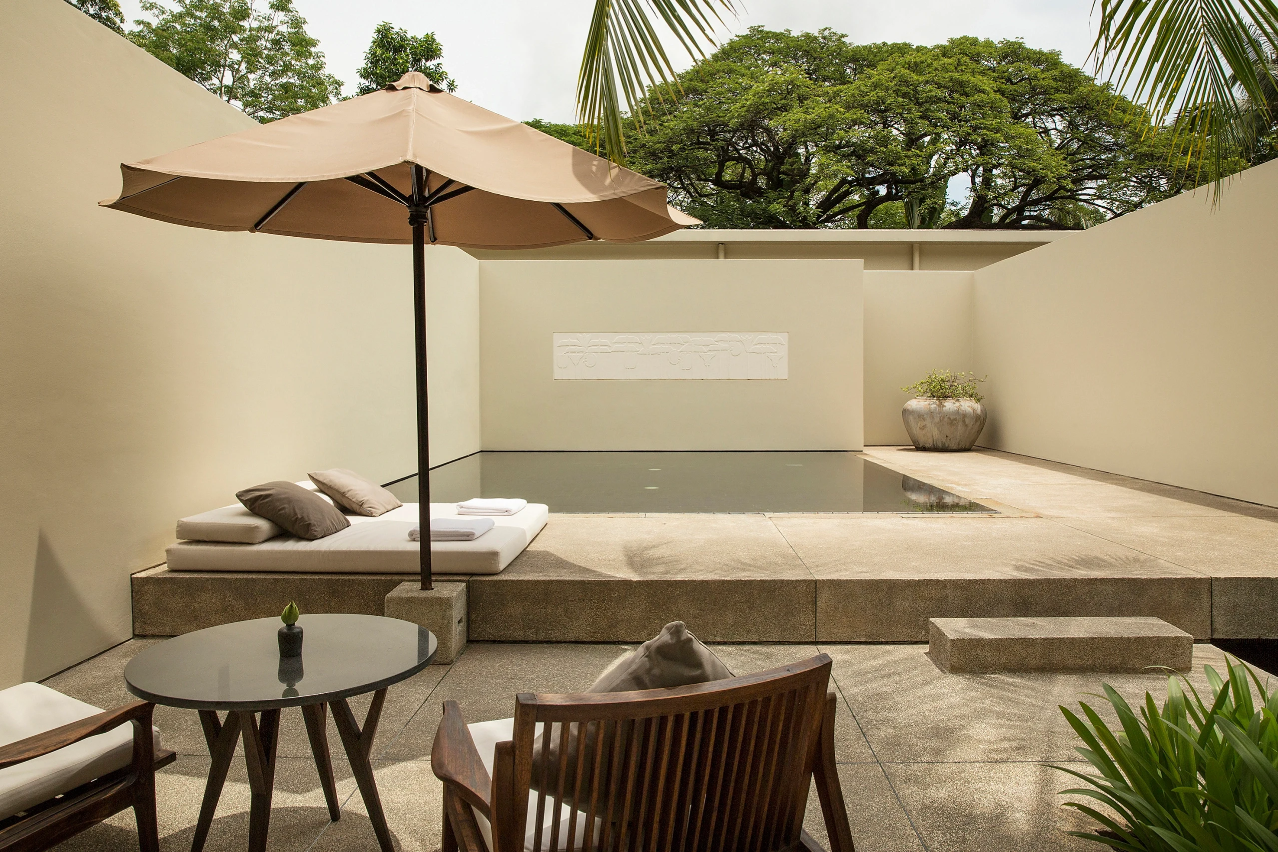 KH - Amansara - Pool Suite Courtyard.webp