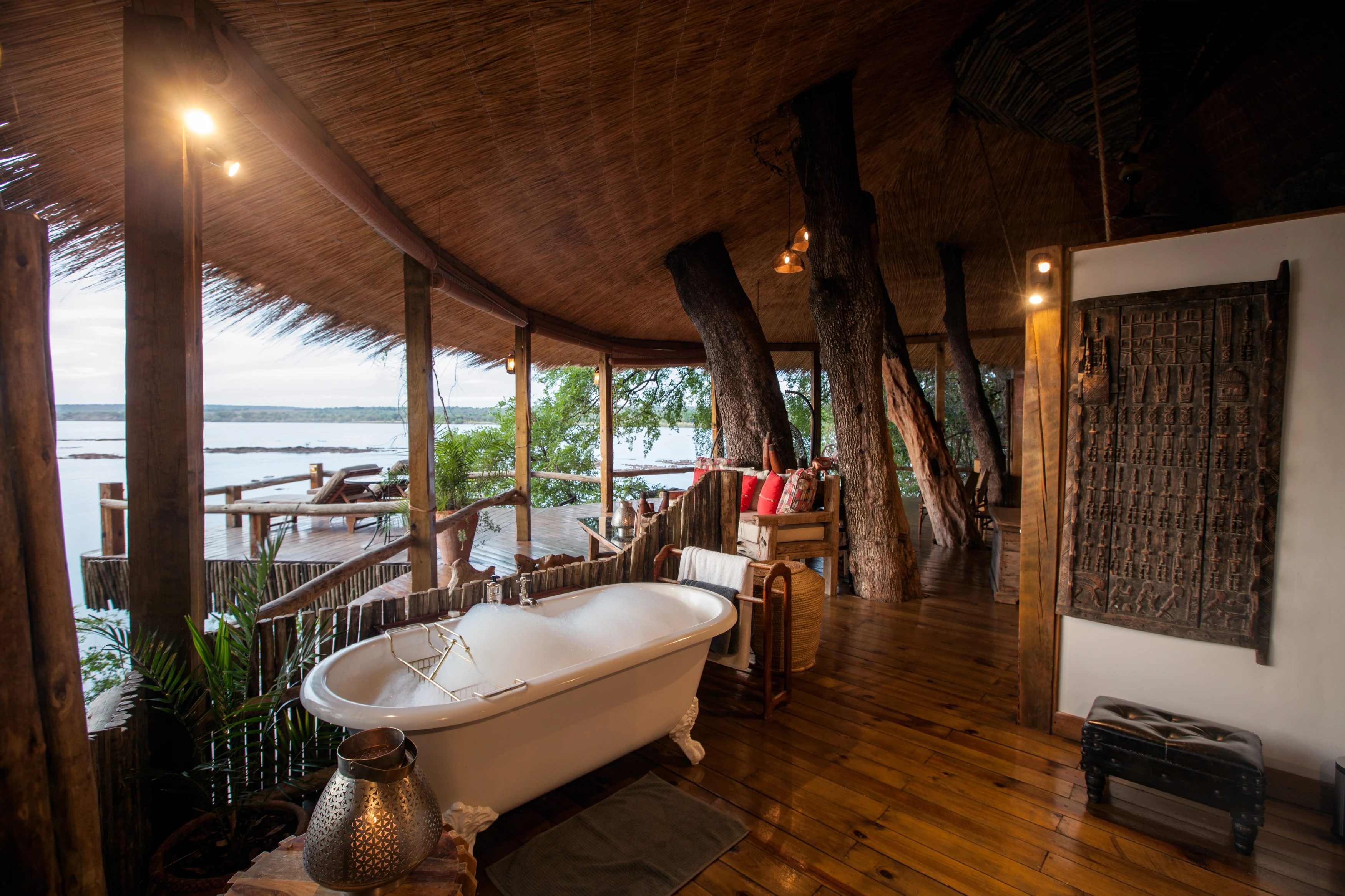 ZM-Tongabezi-Tree House2.webp