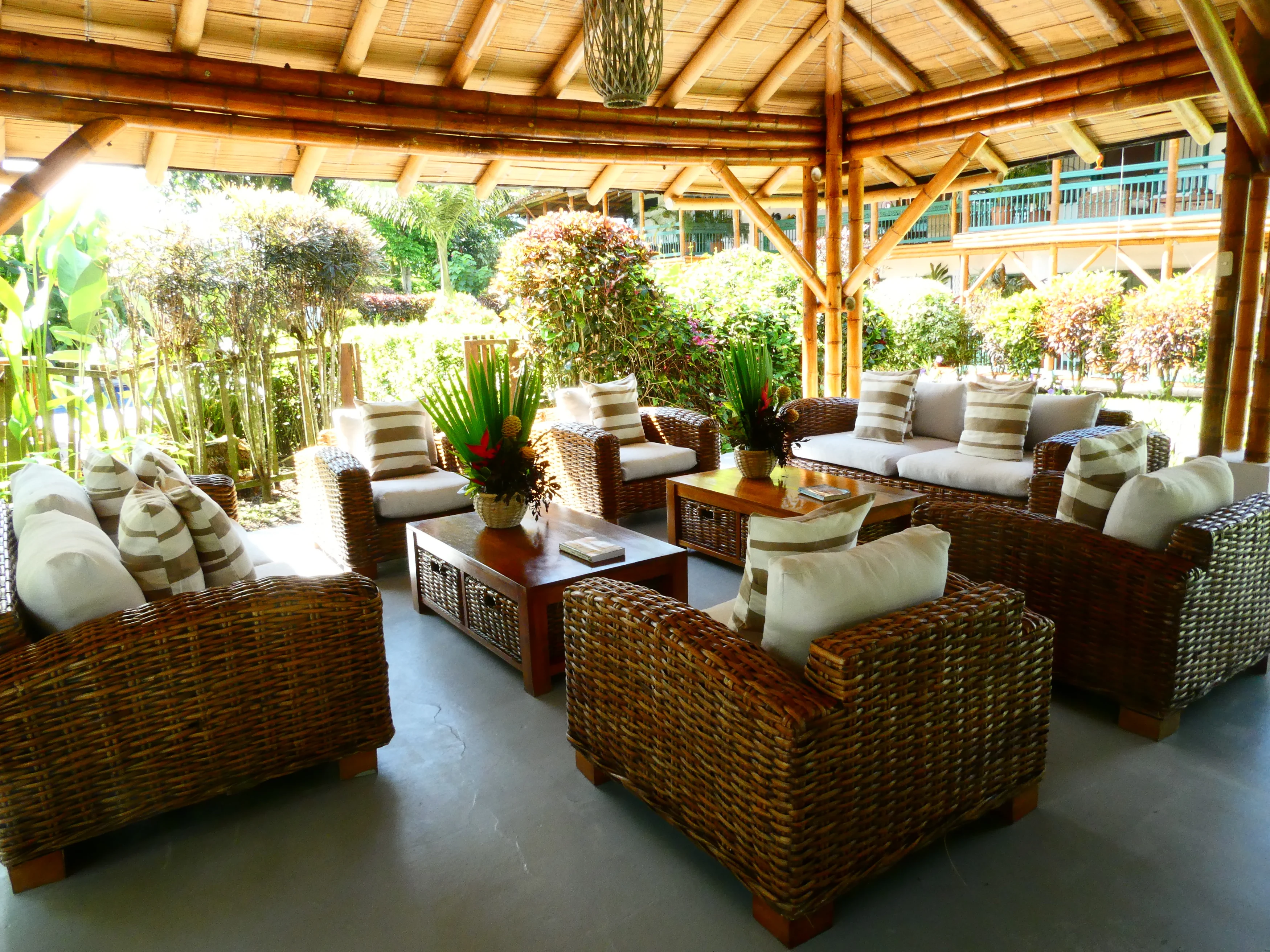 CO-accommodatie-Hacienda-Bambusa-welkomst-lounge.webp