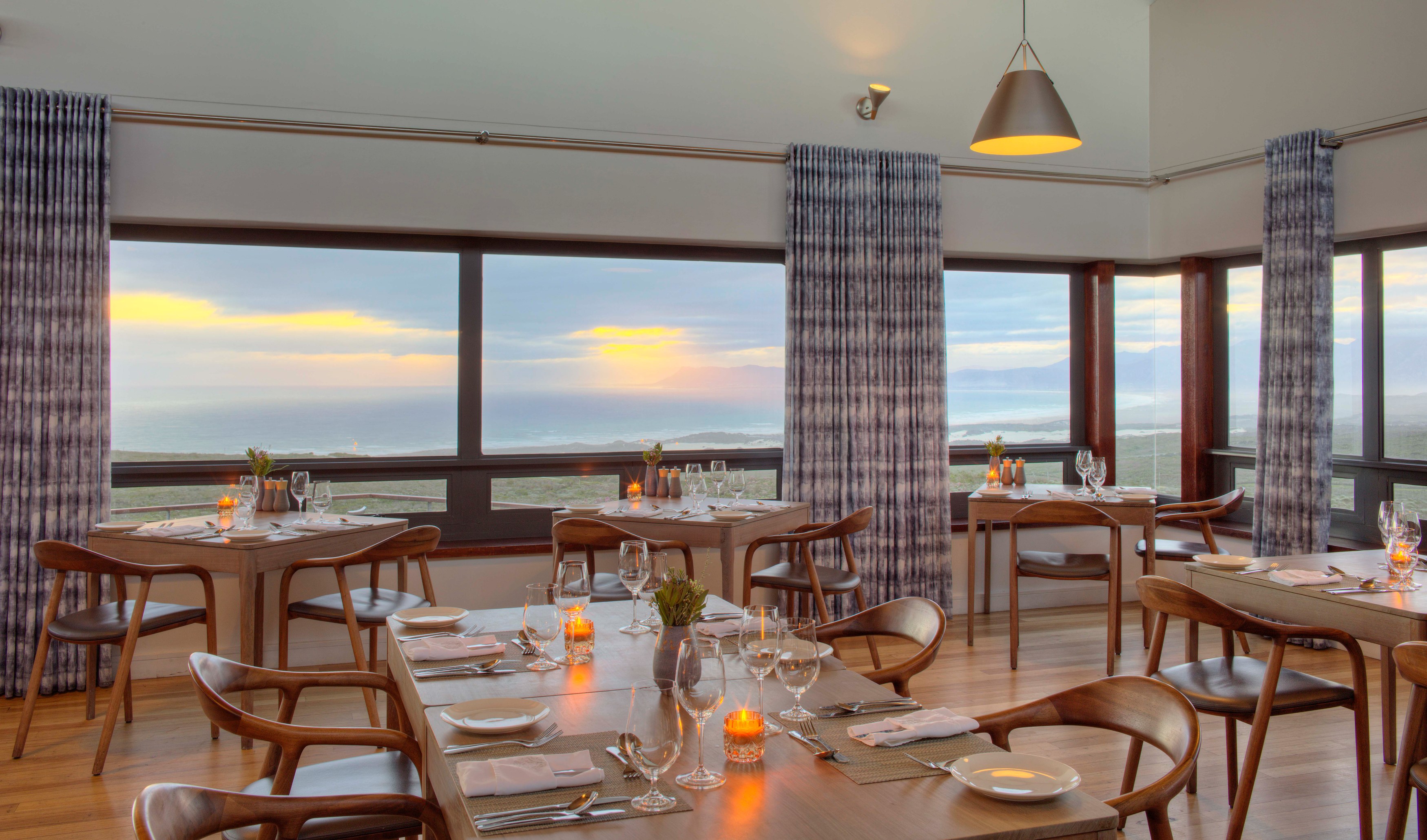 ZA-Accommodatie-Grootbos Forest Lodge-restaurant.jpg
