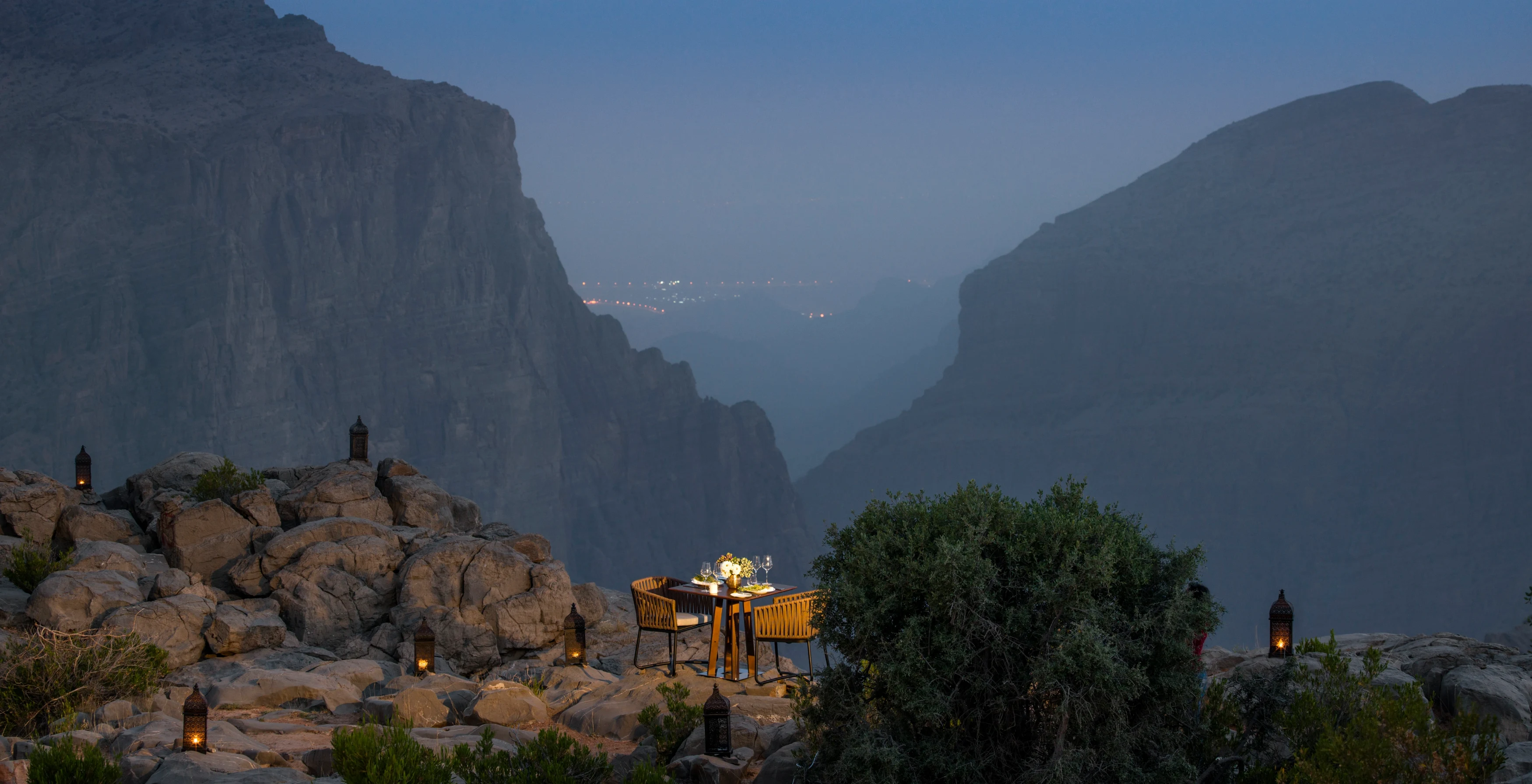 OM - Anantara Jabal Akhdar - Dinner by night.webp