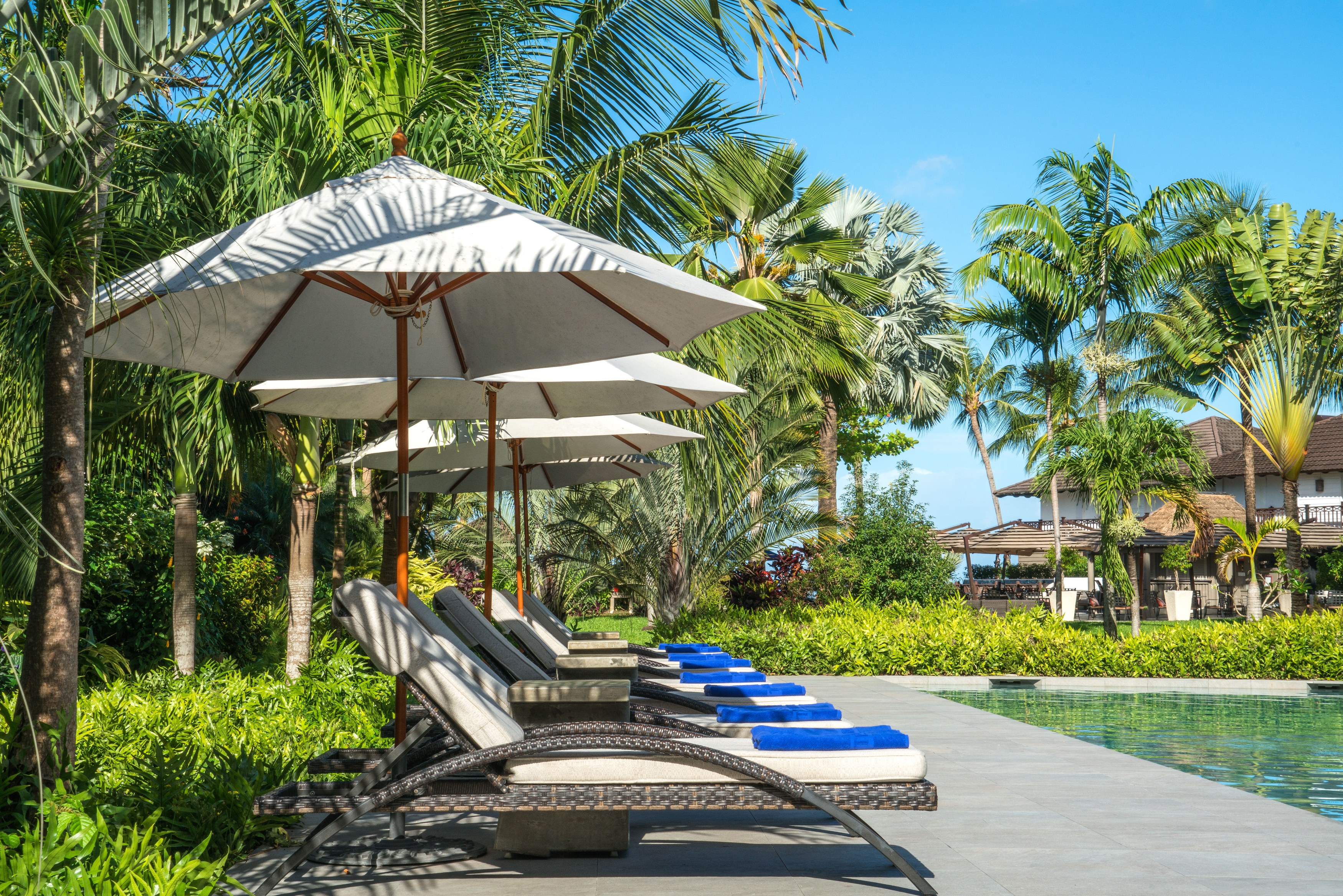 BB - The Sandpiper pool chairs.jpg