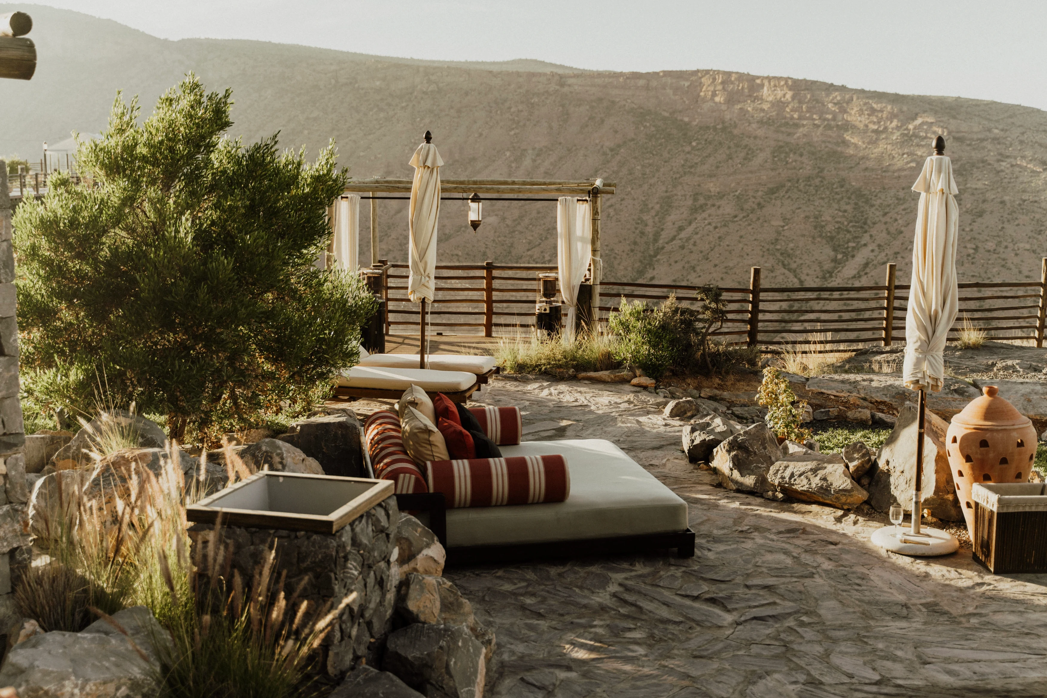 OM - Accommodatie - Alila Jabal Akhdar - Ligbedden.webp
