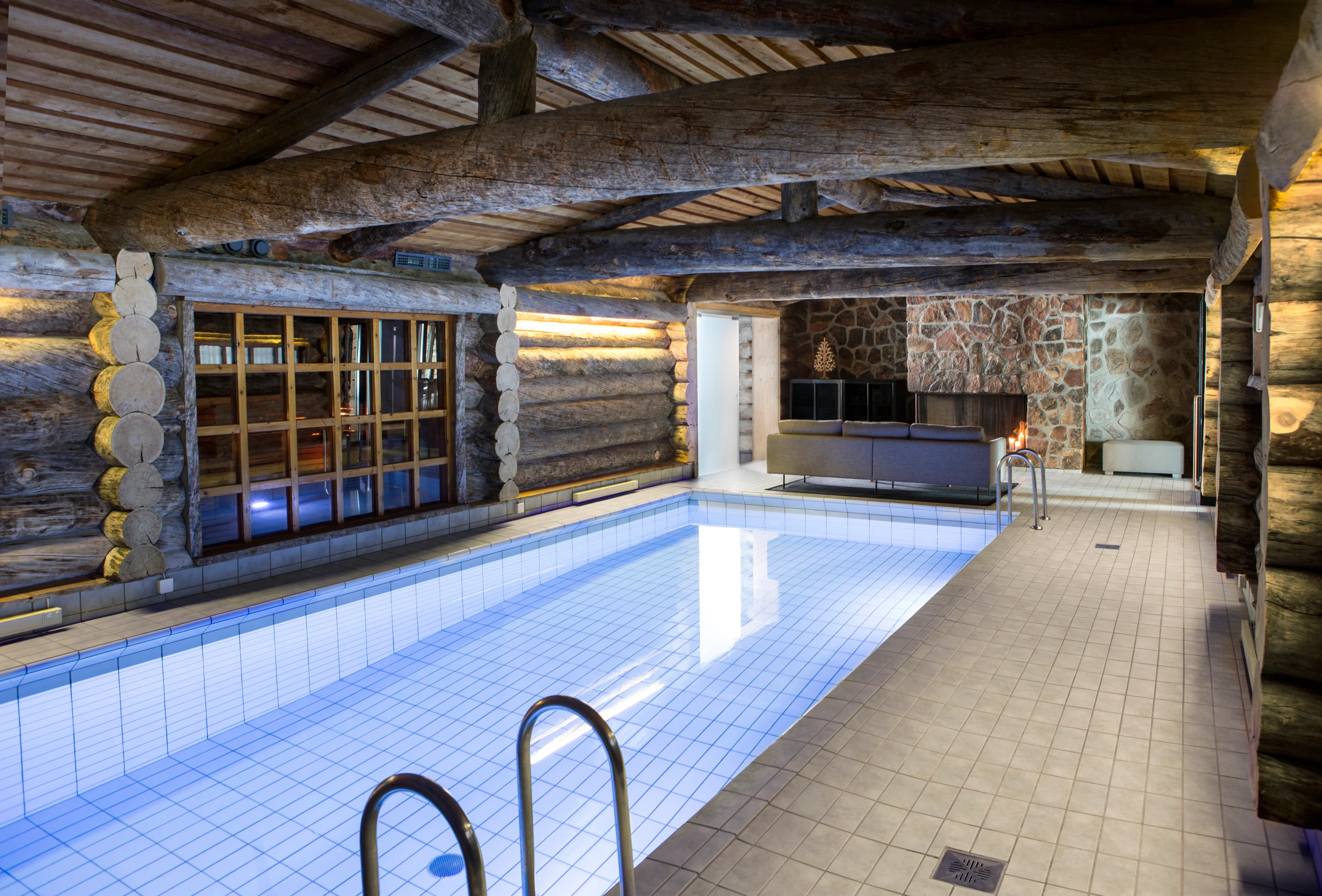 FI - Javri Lodge - Pool.webp