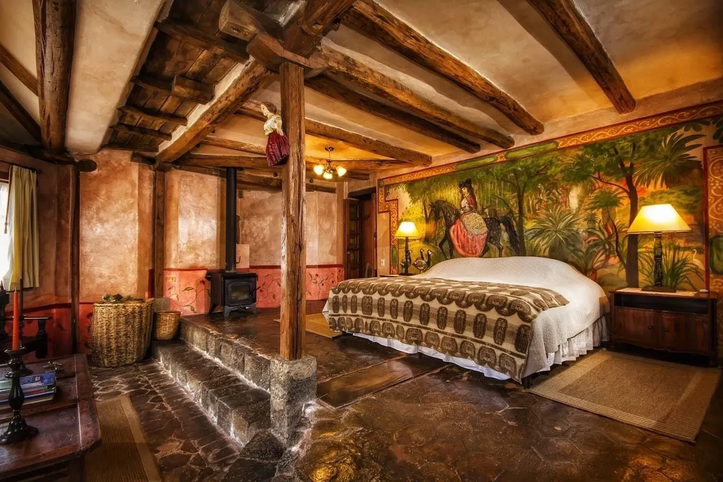 EC-Hacienda-San-Augustin-de-Callo-Bedroom (1).webp