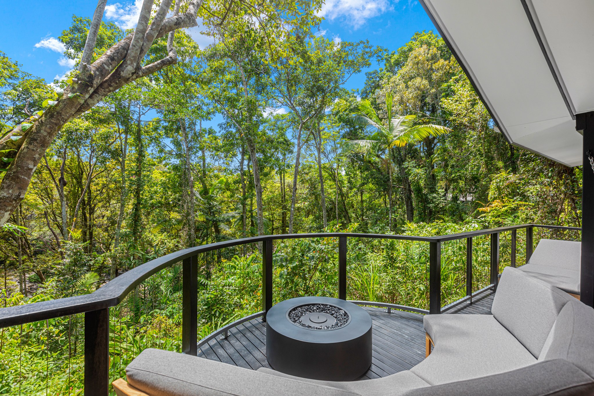 Riverhouse Suite Balcony.jpg