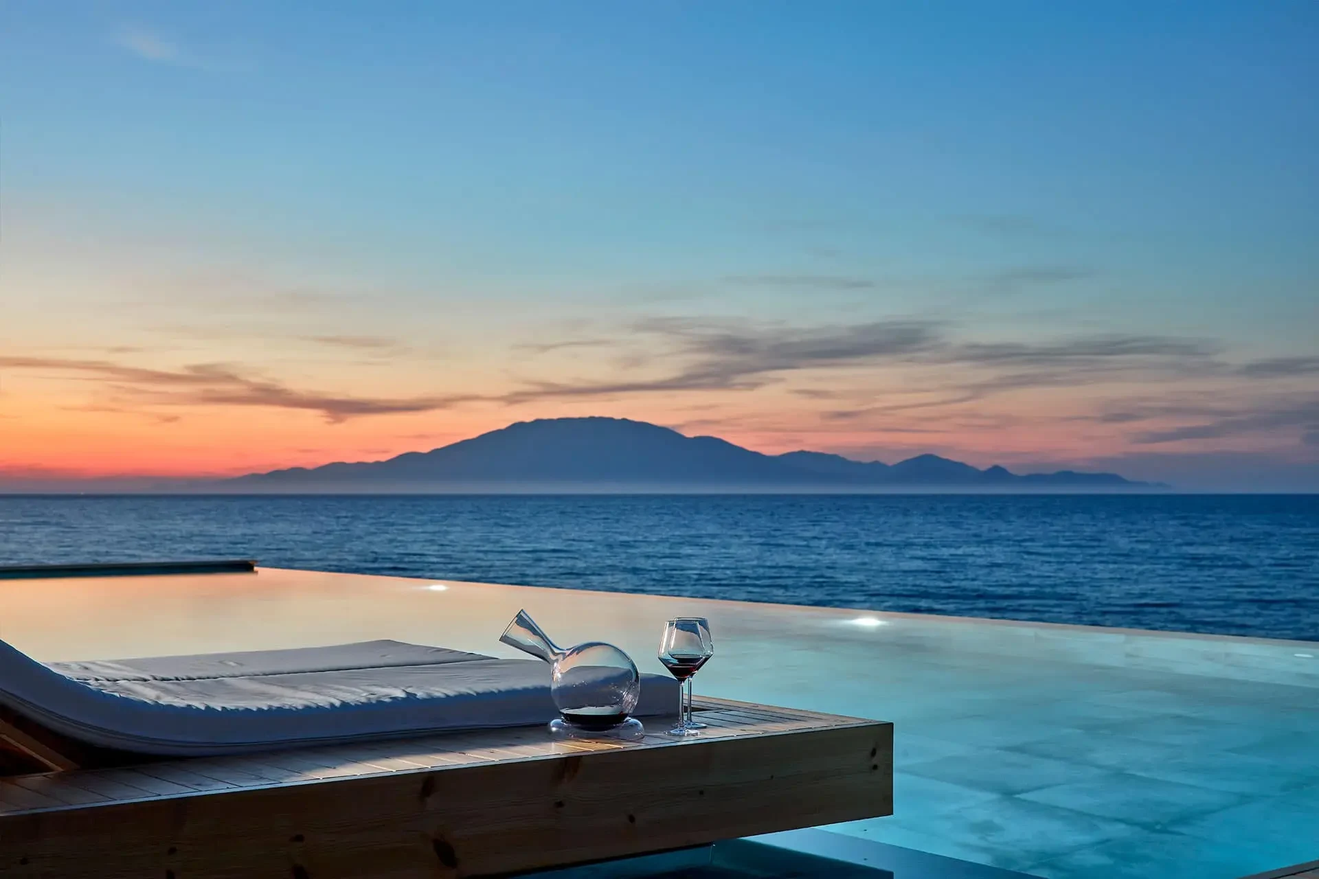 GR-Lesante Blu zwembad lounge.webp