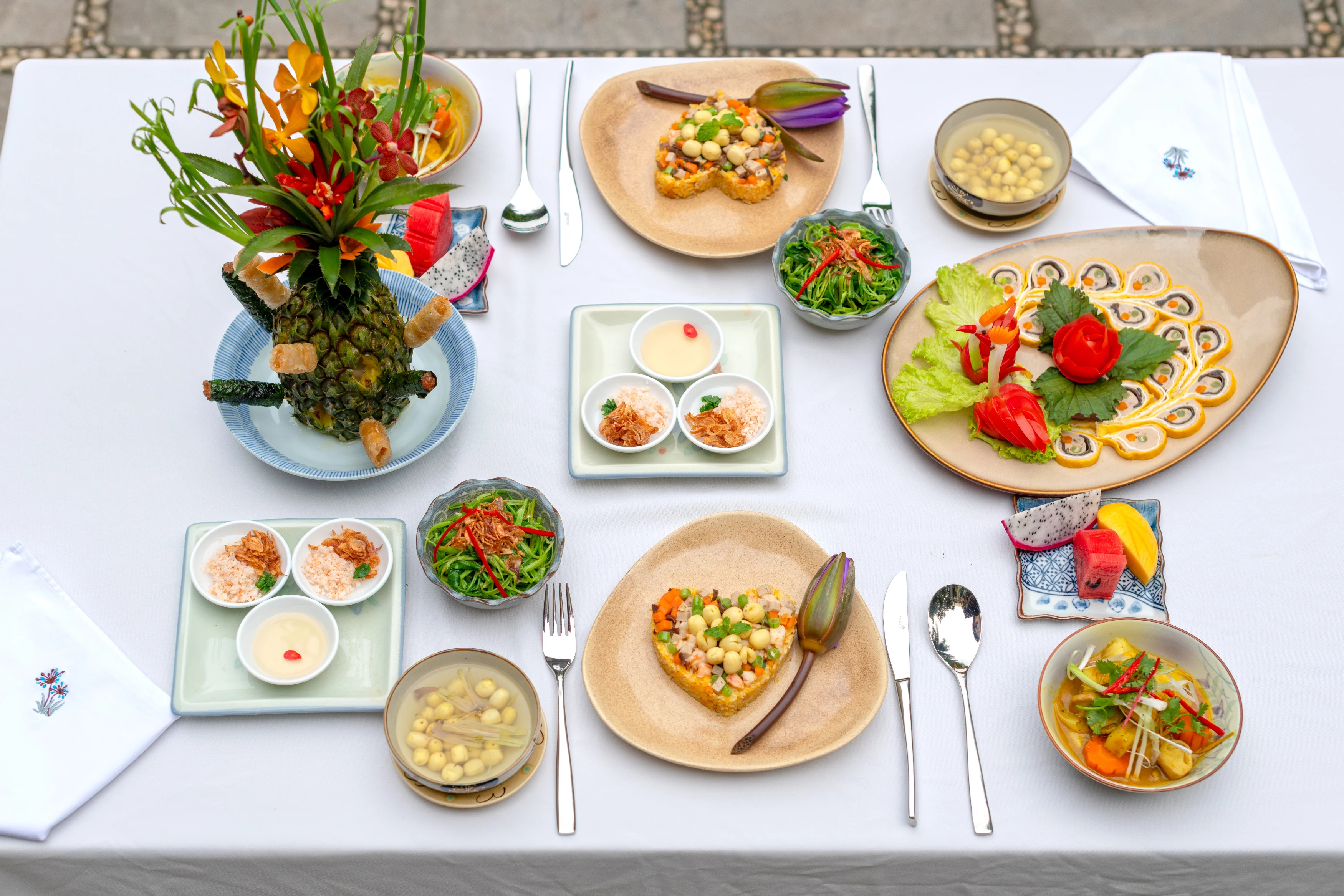 VN - Pilgrimage Village - Royal cuisine.webp
