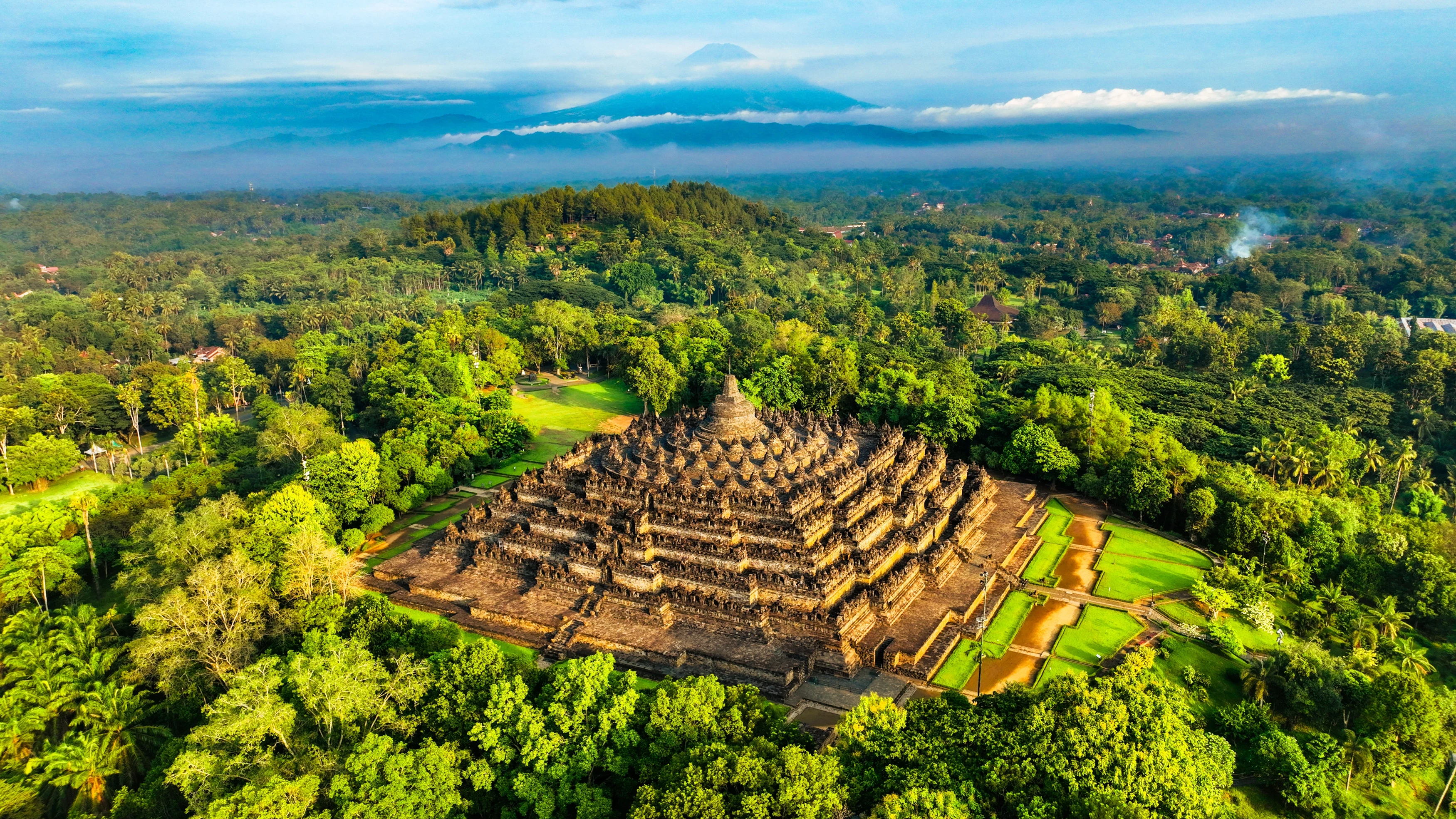 ID-Borobudur (1).webp