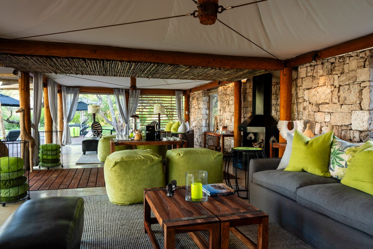NA - Onguma Tented Camp - lounge.jpg