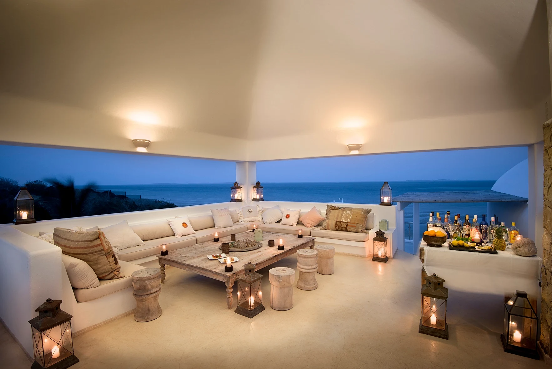 MZ - Santorini - Lounge 2.webp
