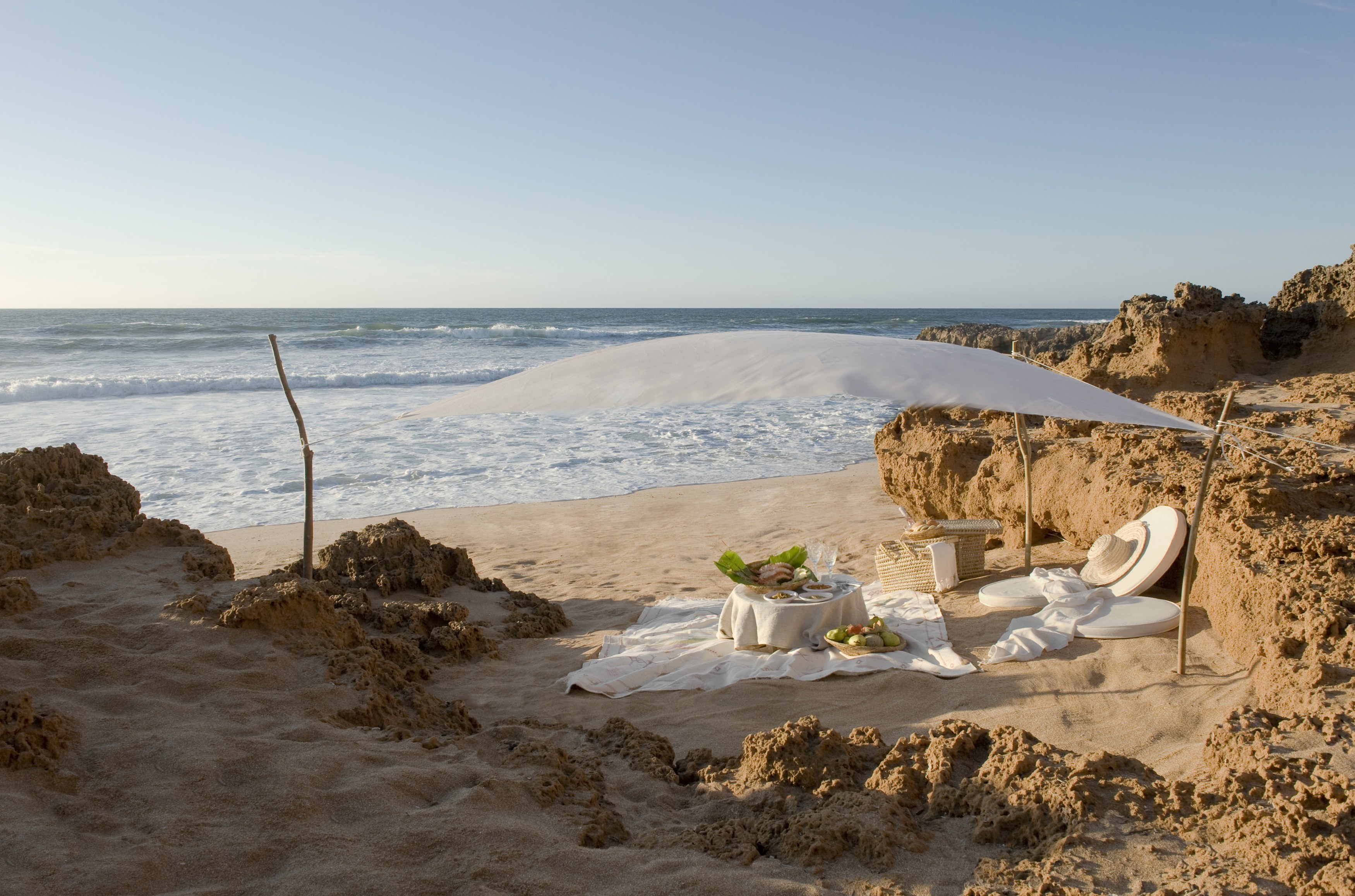 MA - La Sultana - Beach picknick.jpg
