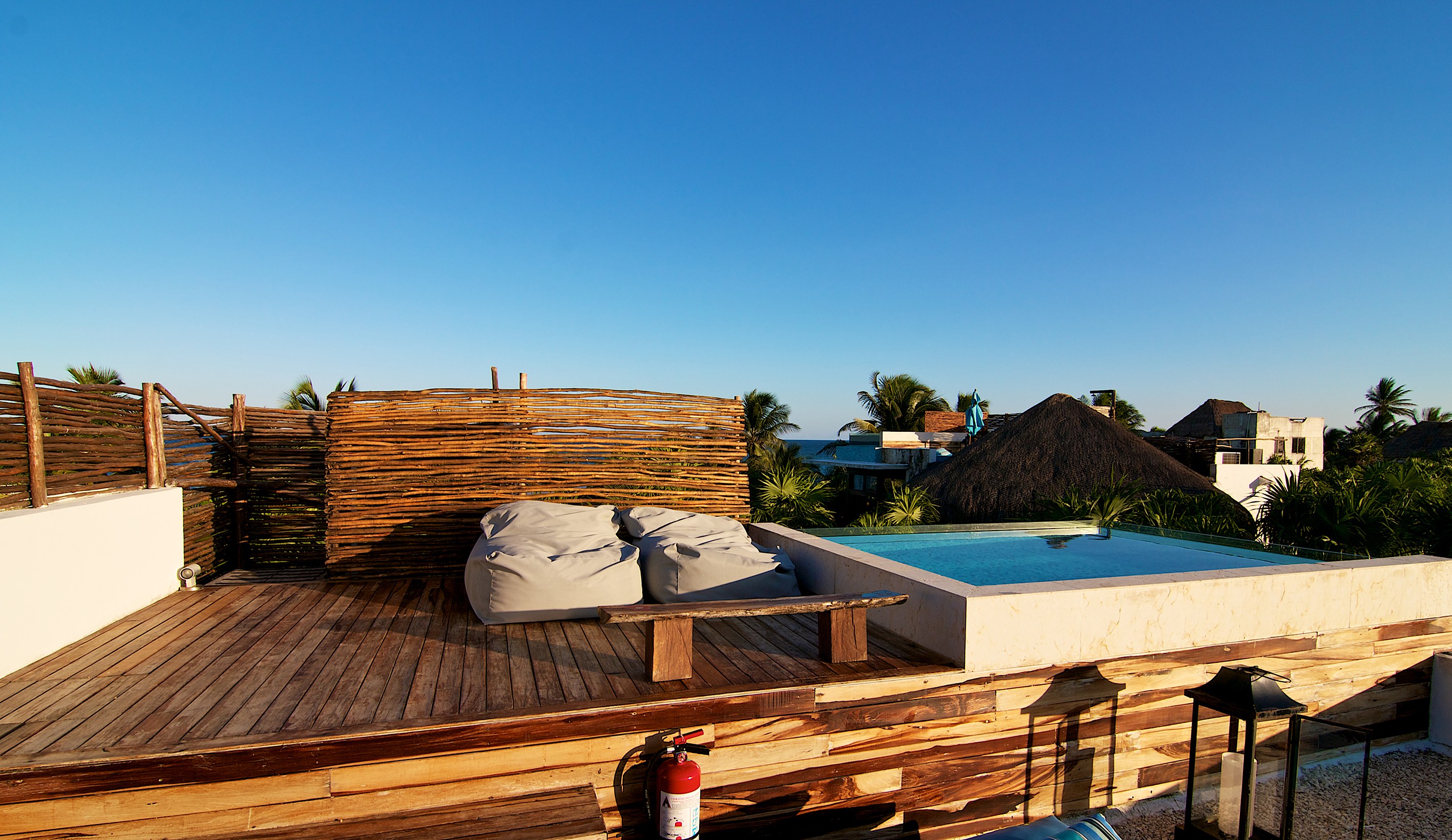 MX - Hotel Be Tulum - Pool deck.jpg